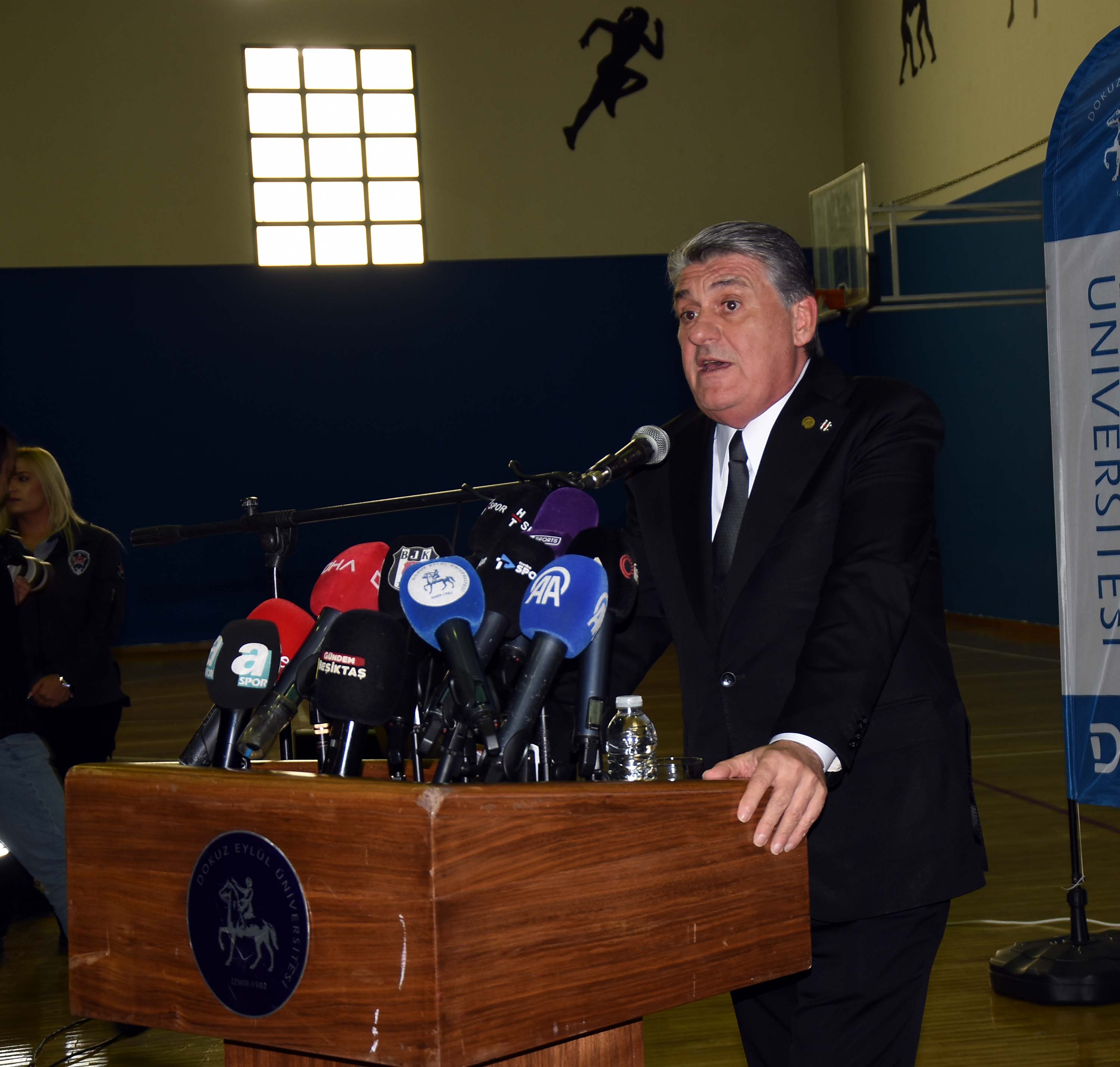 B E S I K T A S’ L A D O K U Z E Y L U L U N I V E R S I T E S I’ N D E 1067801 316854