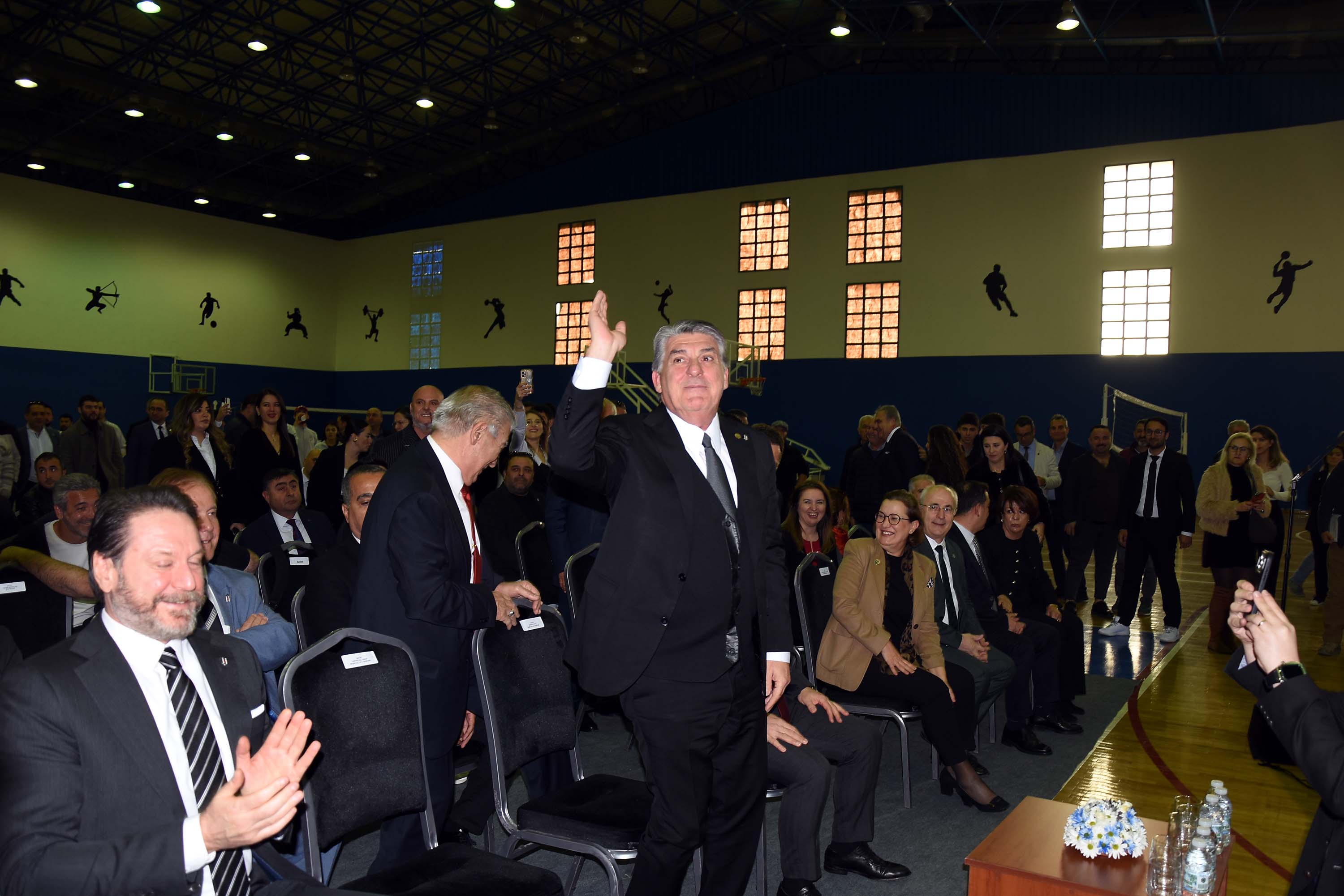 B E S I K T A S’ L A D O K U Z E Y L U L U N I V E R S I T E S I’ N D E 1067802 316854