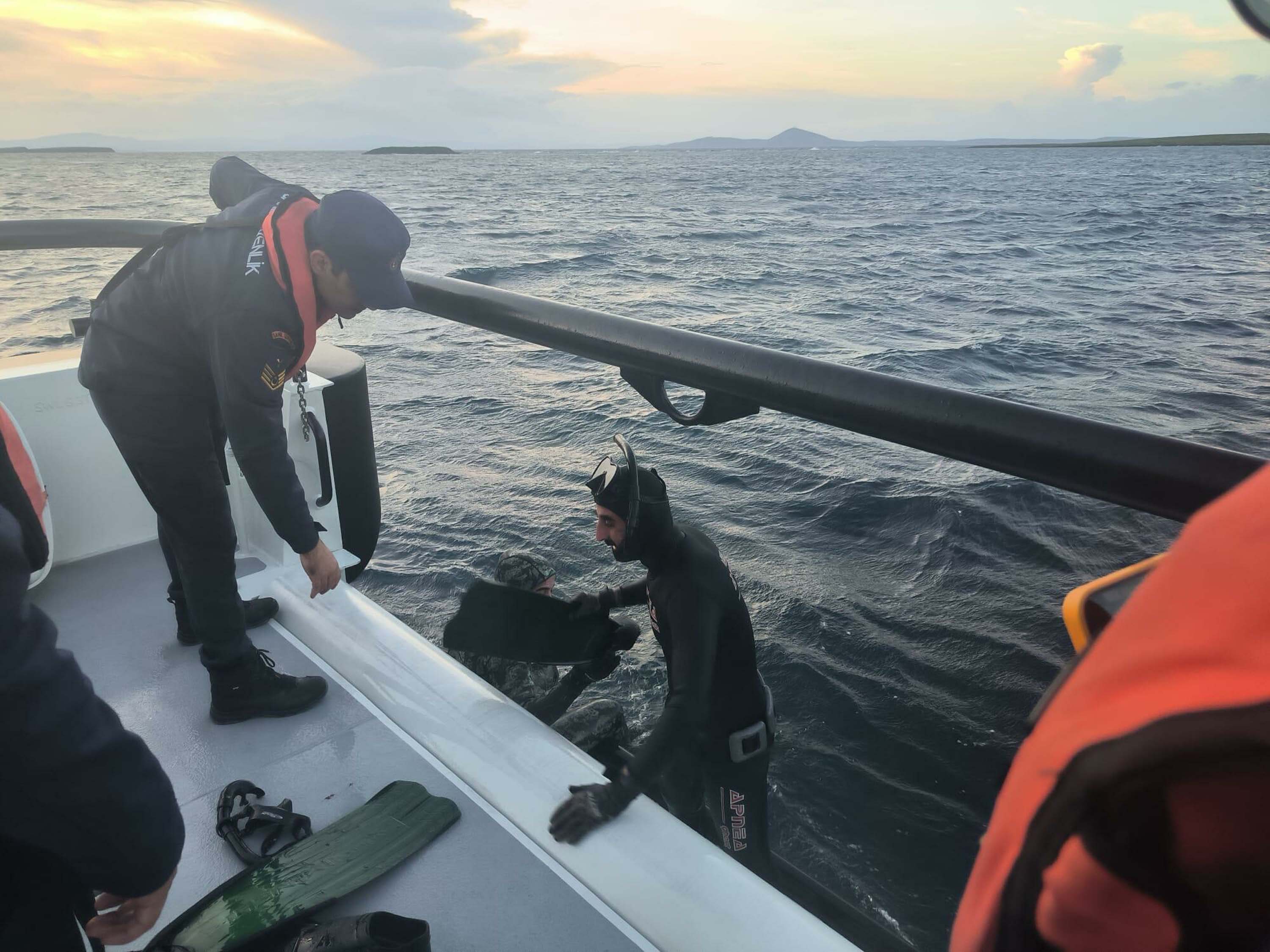 B O Z C A A D A A C I K L A R I N D A K A R A Y A O T U R U P S U A L 1052246 312228