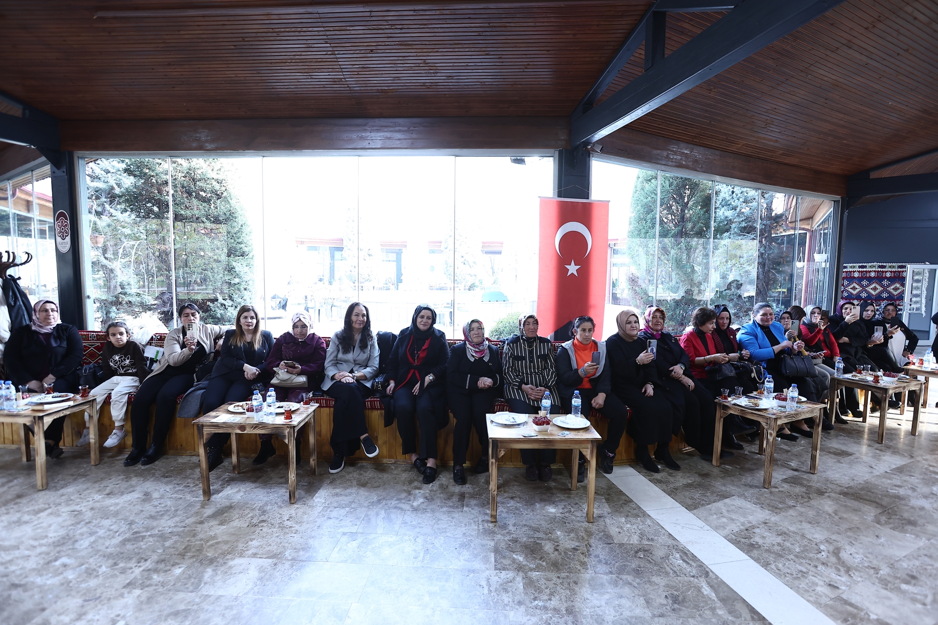 B U Y U K S E H I R B E L E D I Y E S I N D E N K A D I N M U H T A R L 1050695 311794