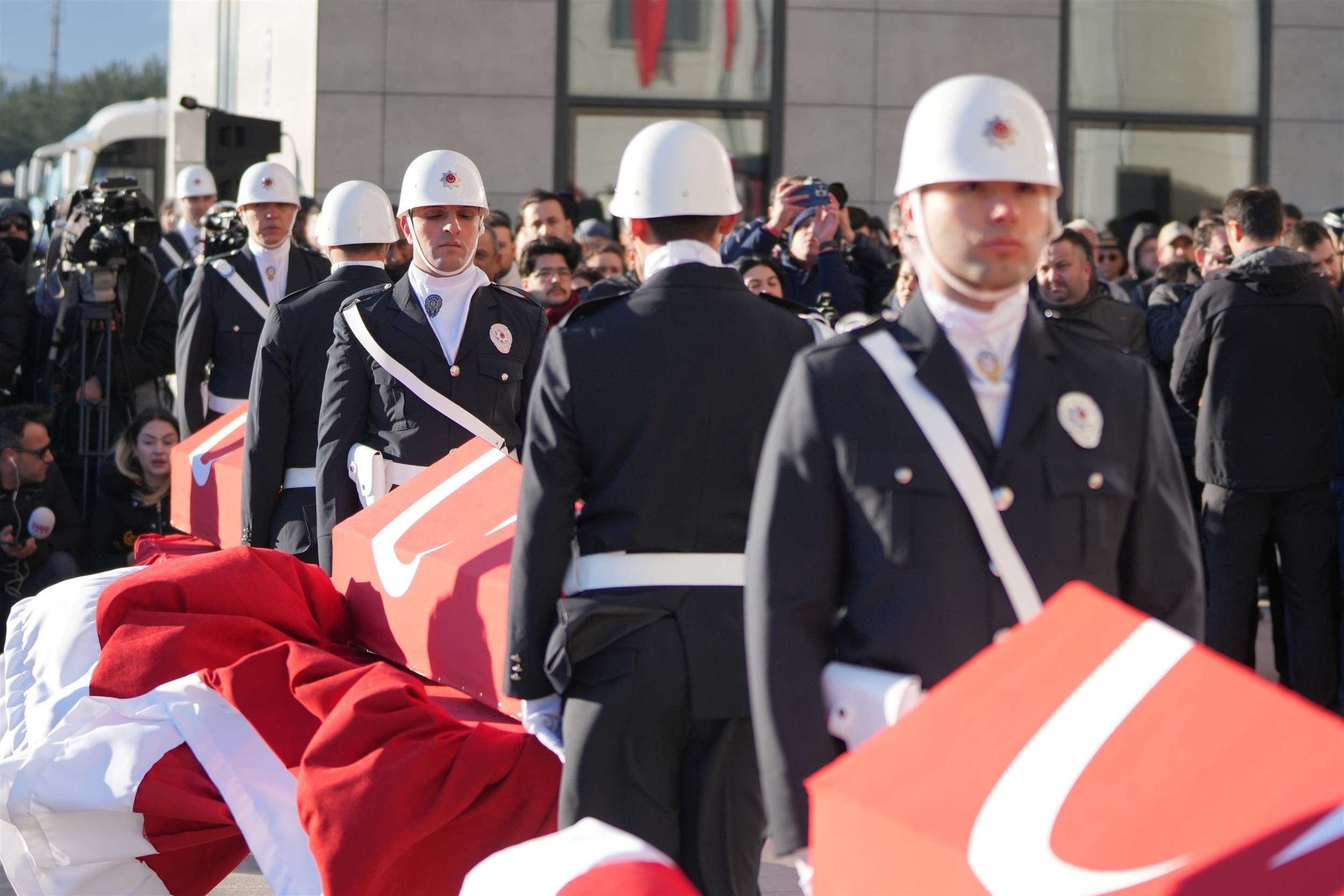 D E A S O P E R A S Y O N U N D A S E H I T O L A N 3 P O L I S I C 1087490 322808