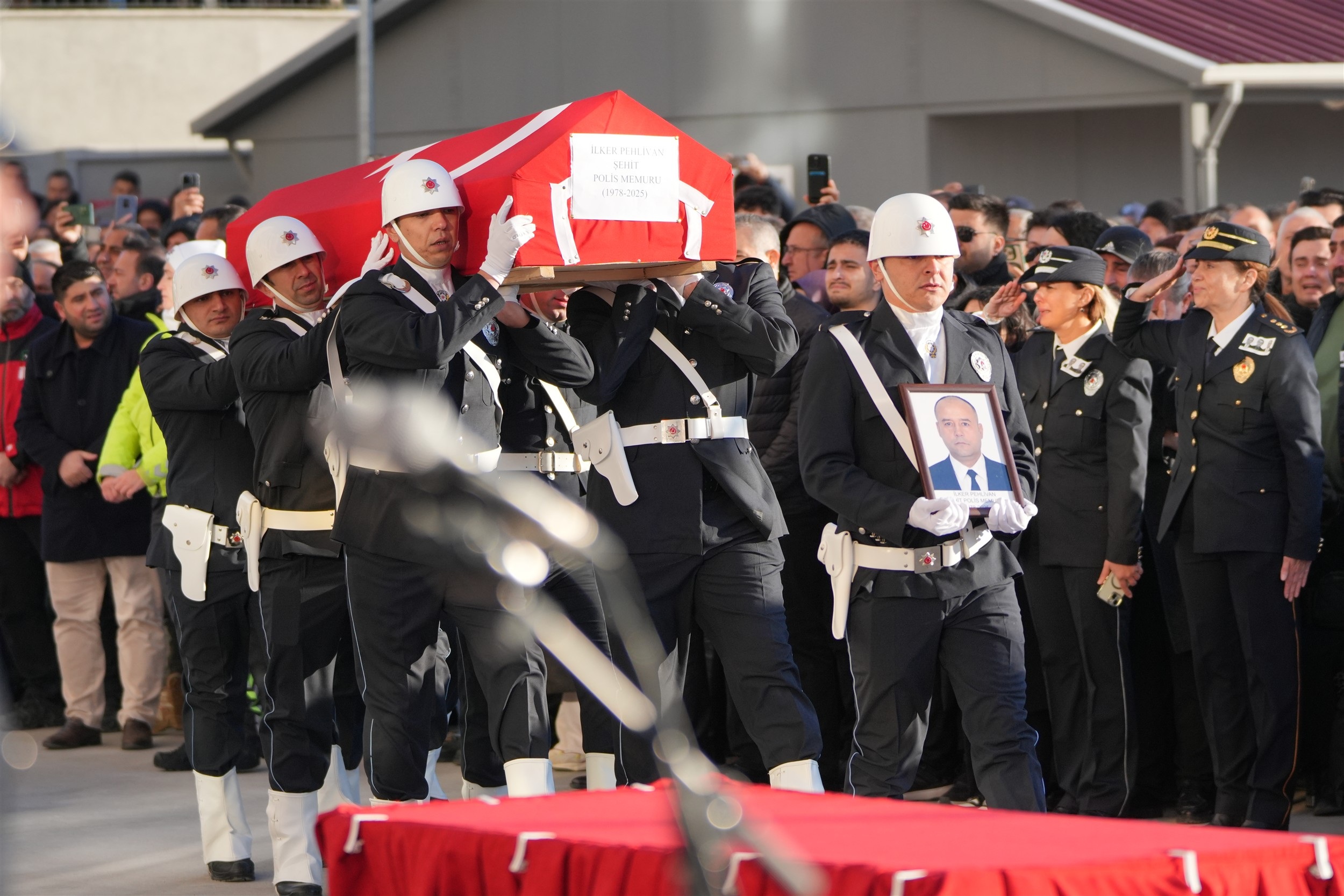 D E A S O P E R A S Y O N U N D A S E H I T O L A N 3 P O L I S I C 1087492 322808