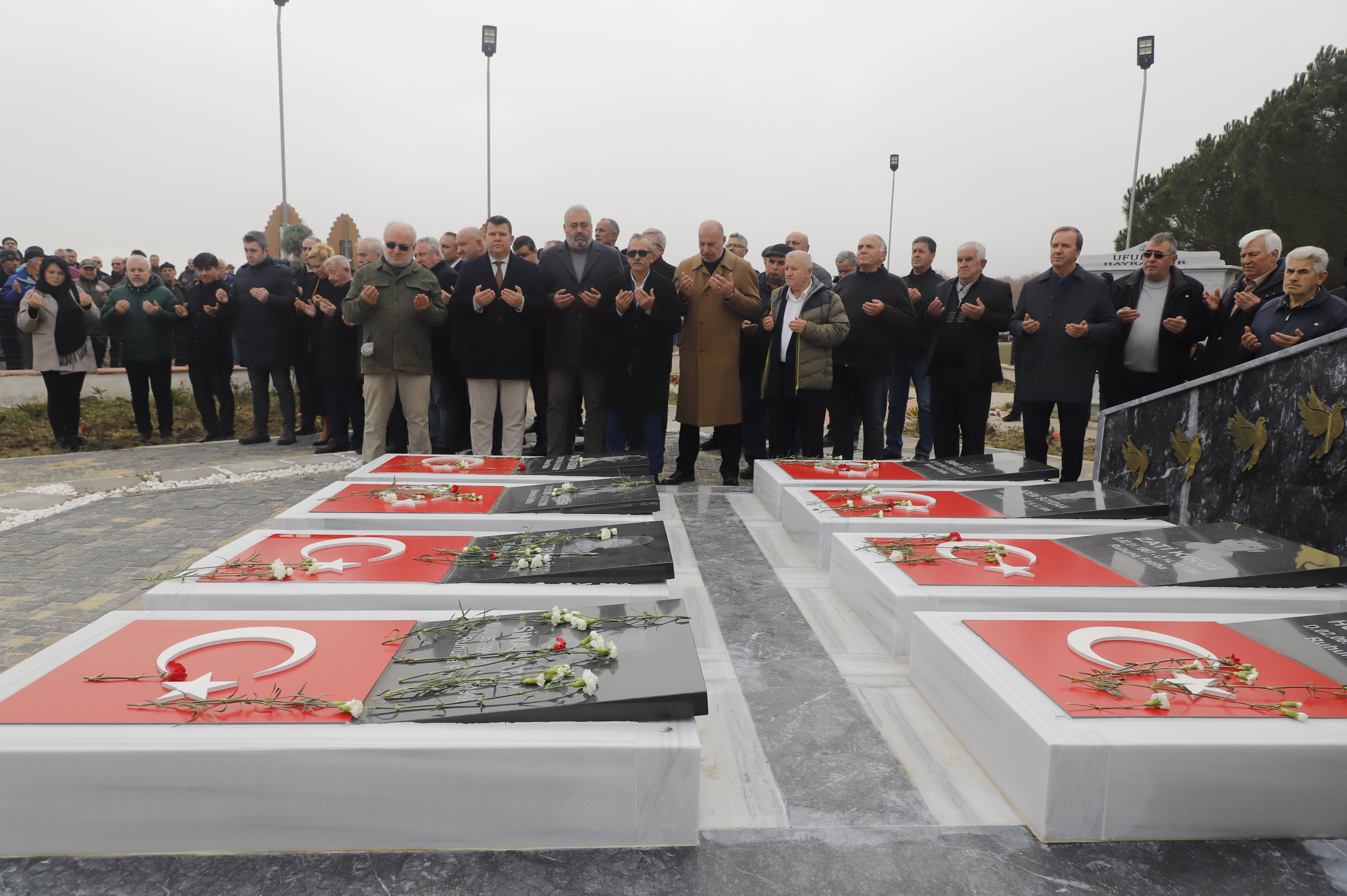 E D I R N E’ D E Y E N I L E N E N ‘ E G I T I M S E H I T L E R I A N 1076857 319502