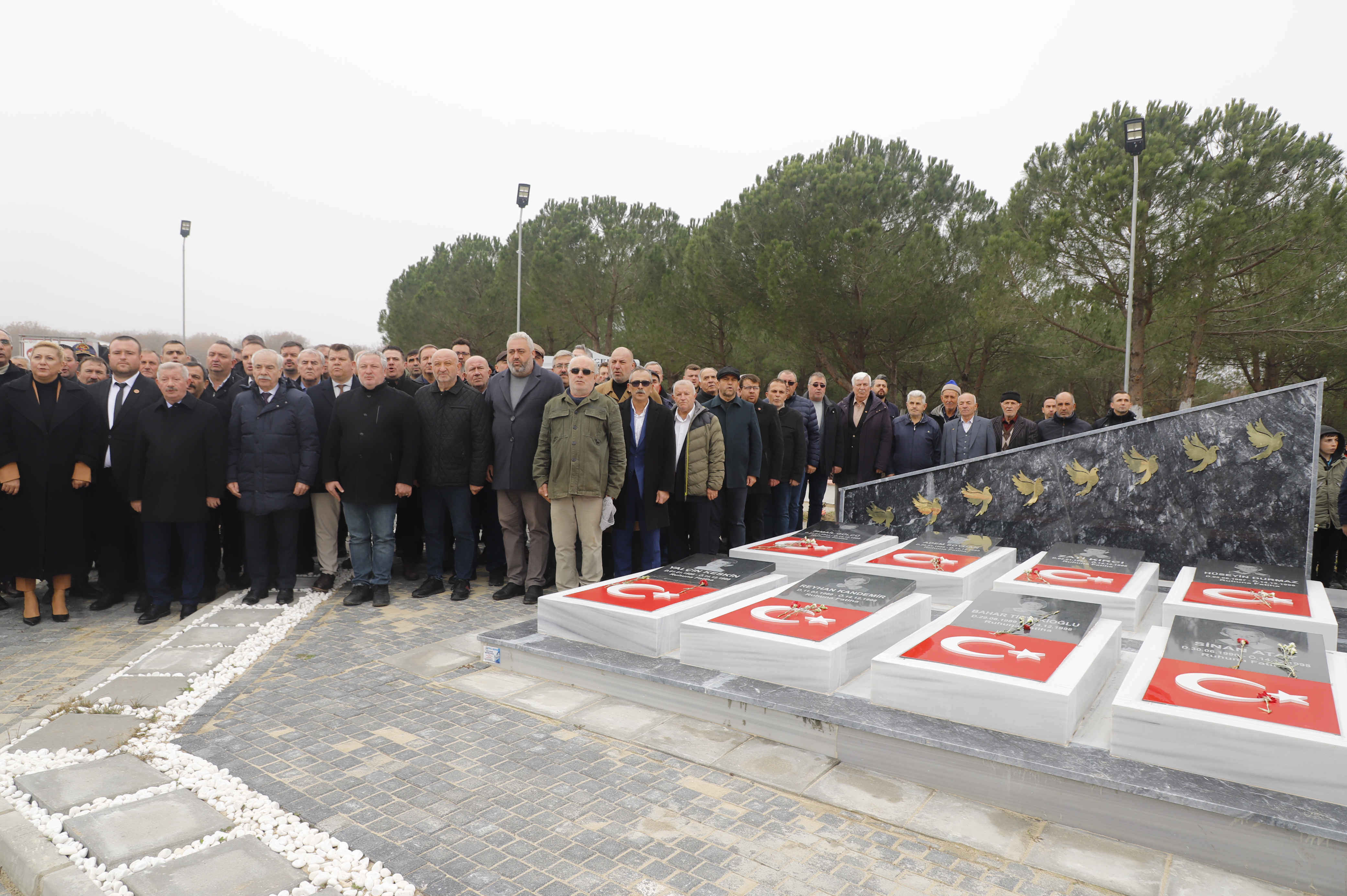 E D I R N E’ D E Y E N I L E N E N ‘ E G I T I M S E H I T L E R I A N 1076859 319502