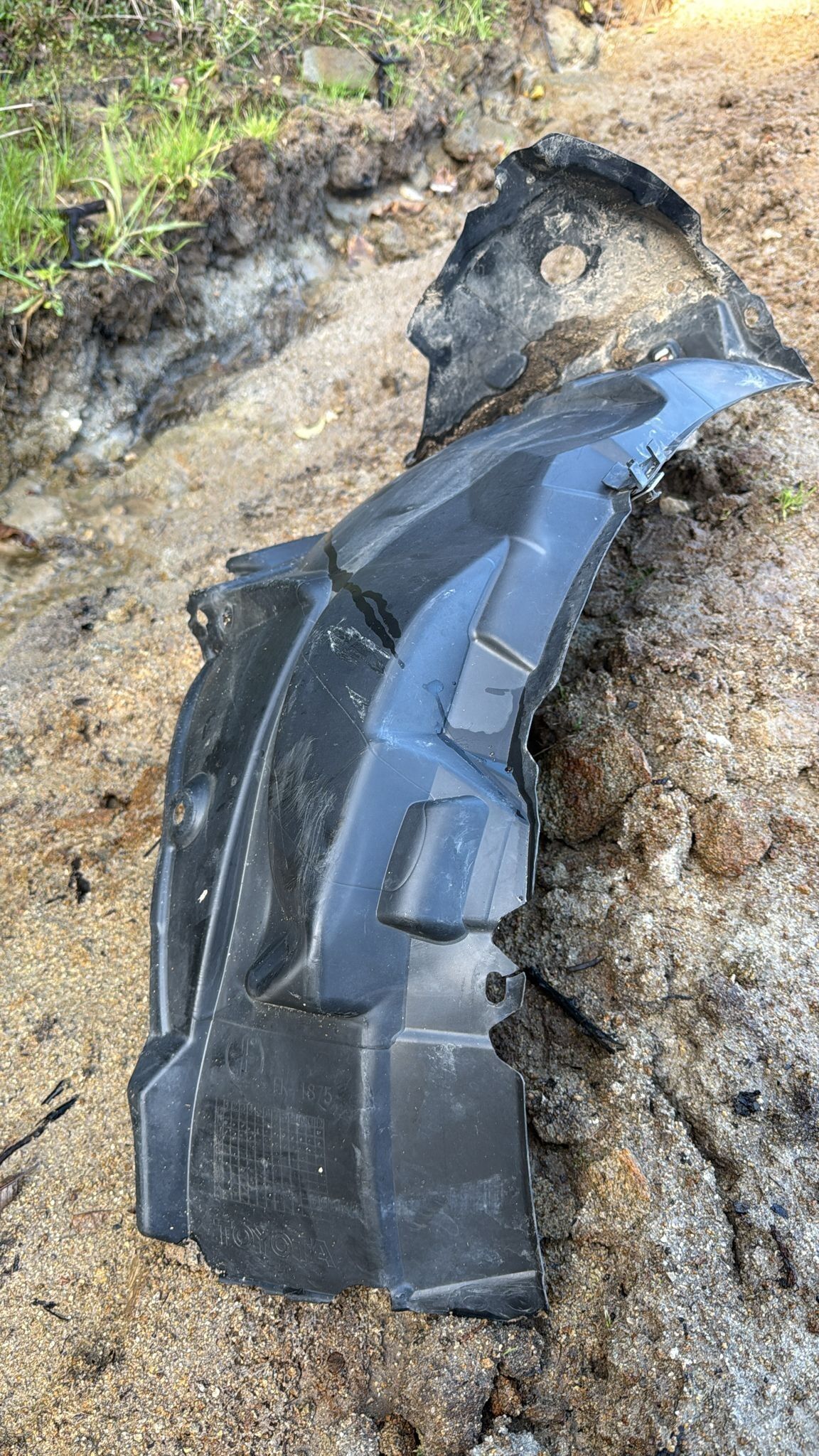 E R K E K A R K A D A S I Y L A T A R T I S T I G I K A M P T A N A Y R 1089547 323185