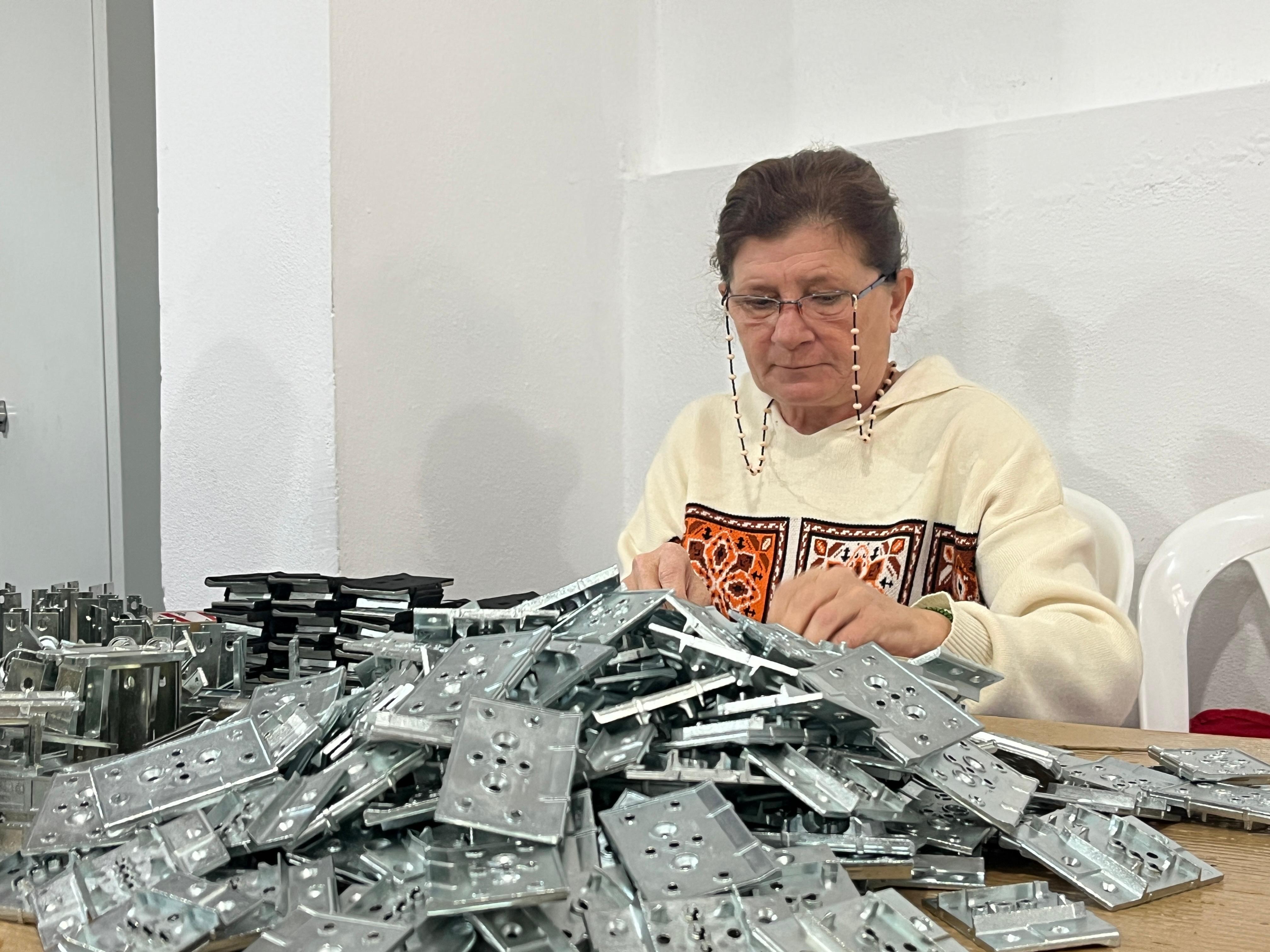 E S R A M U H T A R M A H A L L E S I N D E K I K A D I N L A R A U 1082833 321404