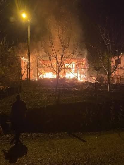 E V D E C I K A N O K U L L O J M A N I N A S I C R A D I 1051418 312003-1