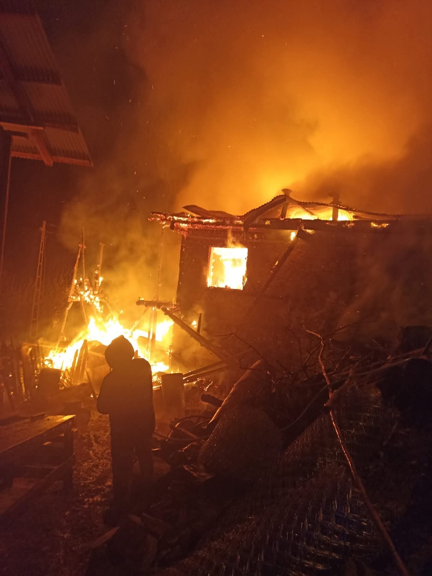 E V D E C I K A N O K U L L O J M A N I N A S I C R A D I 1051420 312003