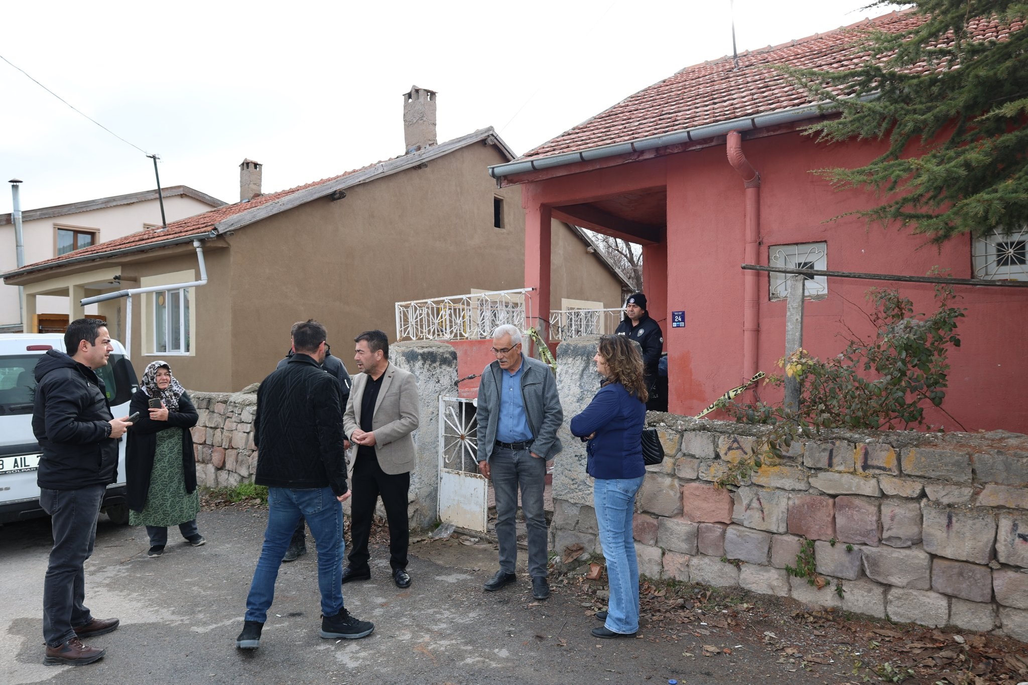 E V I N D E S O B A D A N C I K A N Y A N G I N D A O L D U 1076180 319298