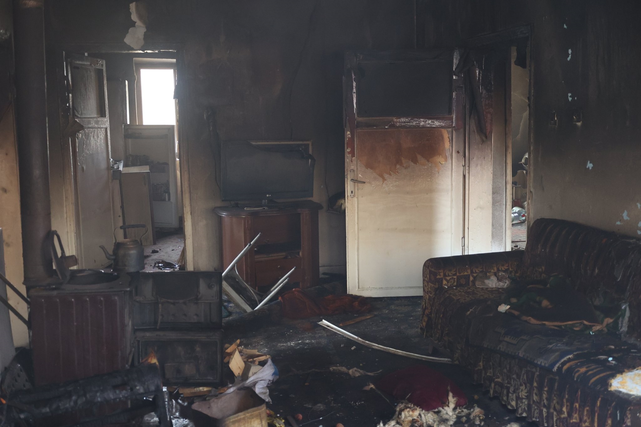 E V I N D E S O B A D A N C I K A N Y A N G I N D A O L D U 1076181 319298