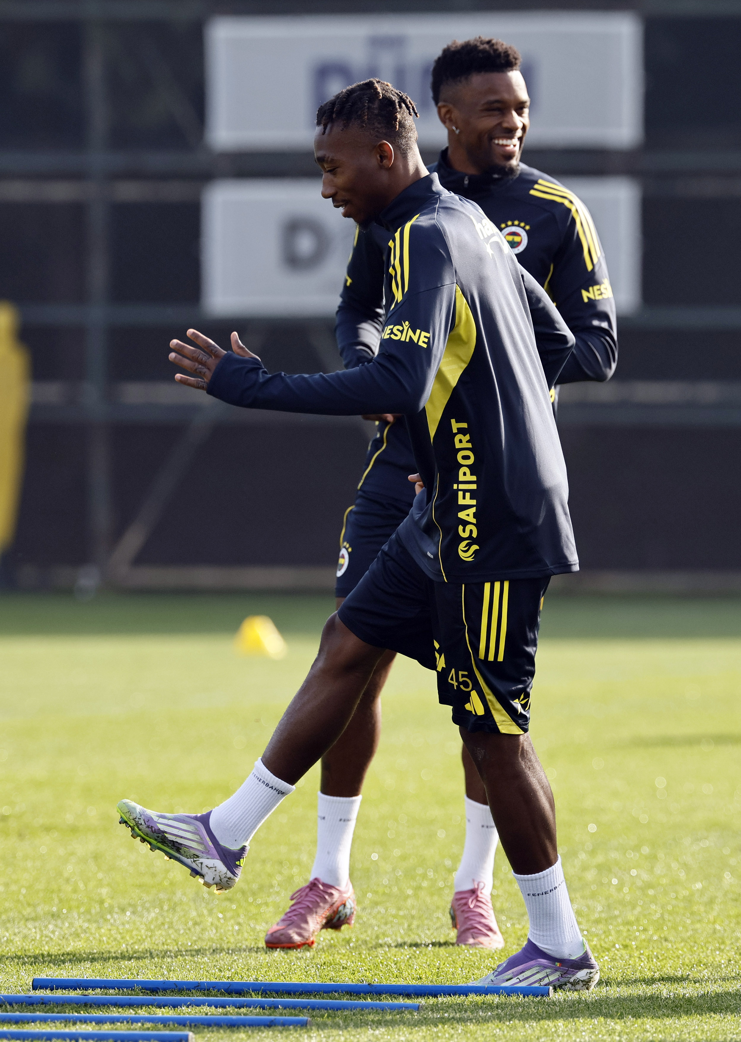 F E N E R B A H C E R A M S B A S A K S E H I R F K M A C I N A H A 1049359 311394