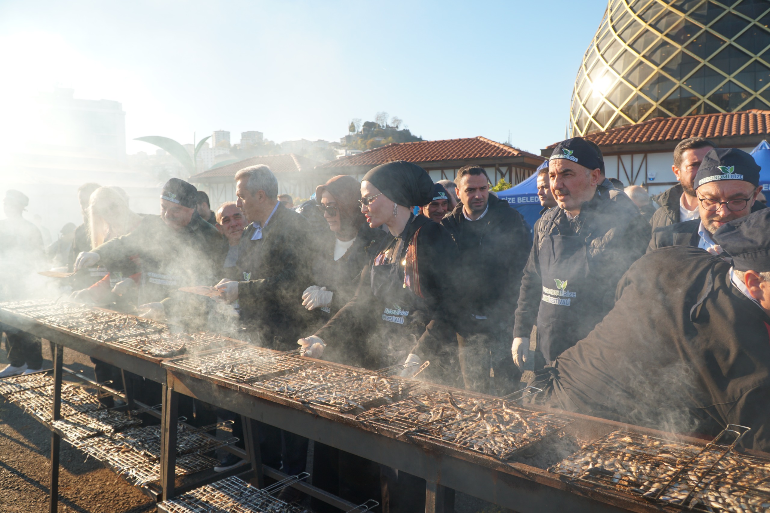 F E S T I V A L D E 2 S A A T T E 2 T O N H A M S I T U K E T I L D 1072402 318239