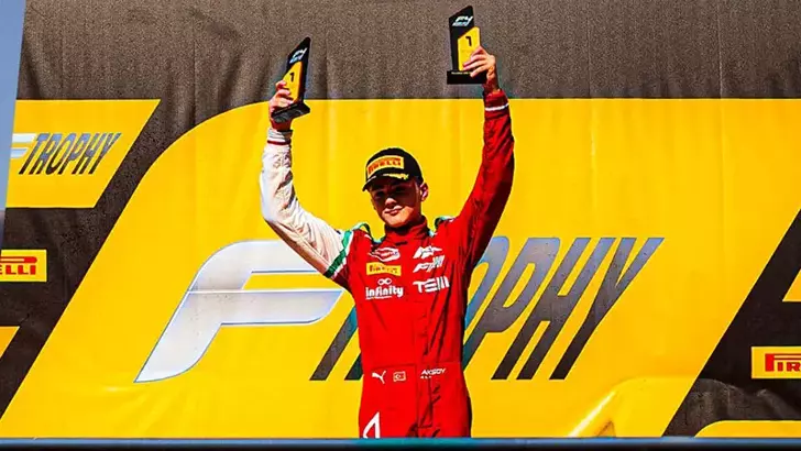 Alp Aksoy, Formula Trophy’de Türkiye’yi Temsil Ederek Şampiyon Oldu