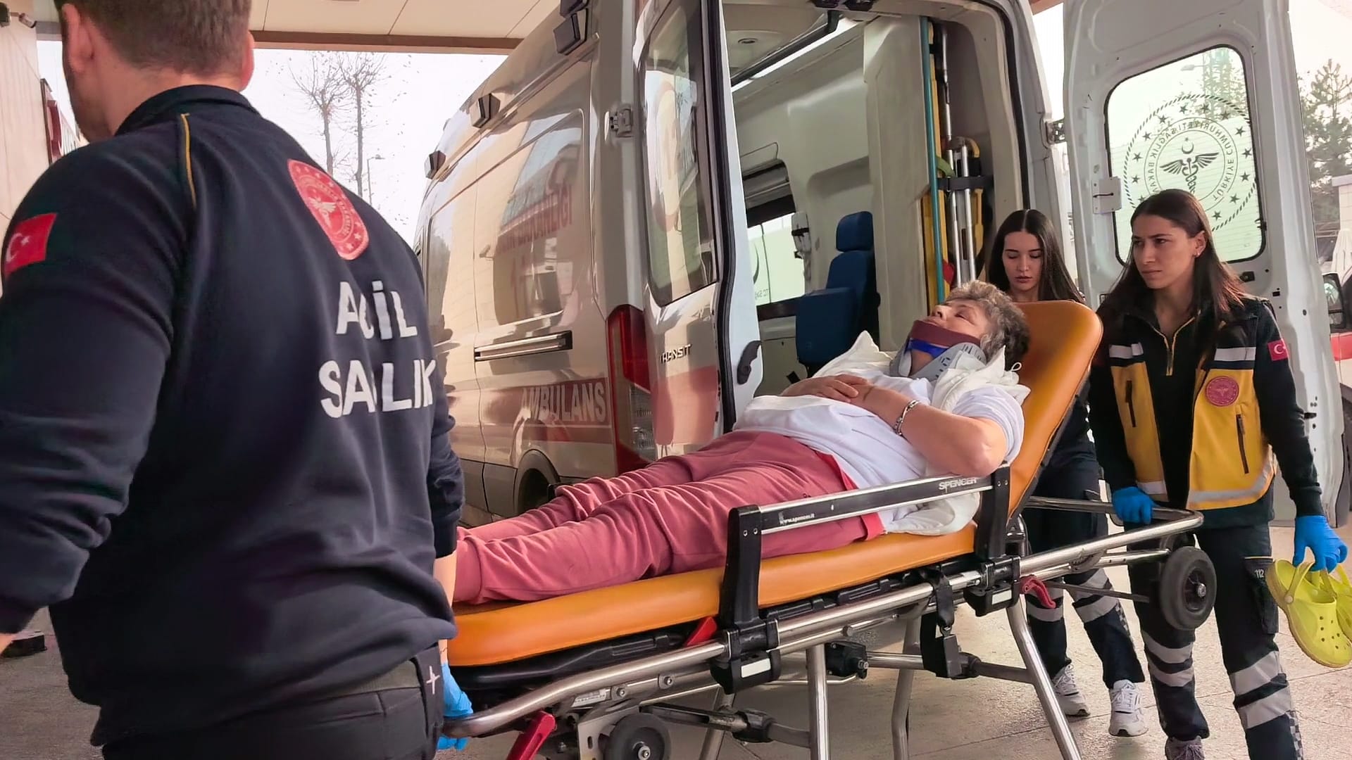 H A F R I Y A T K A M Y O N U N U N C A R P T I G I K A R A V A N S A R 1078257 319995