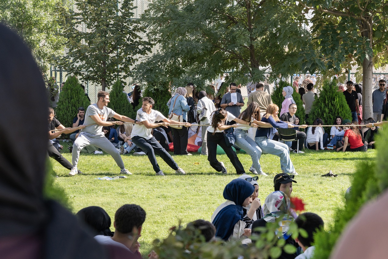 H A S A N K A L Y O N C U U N I V E R S I T E S I U I G R E E N M E T 1050411 311720-1