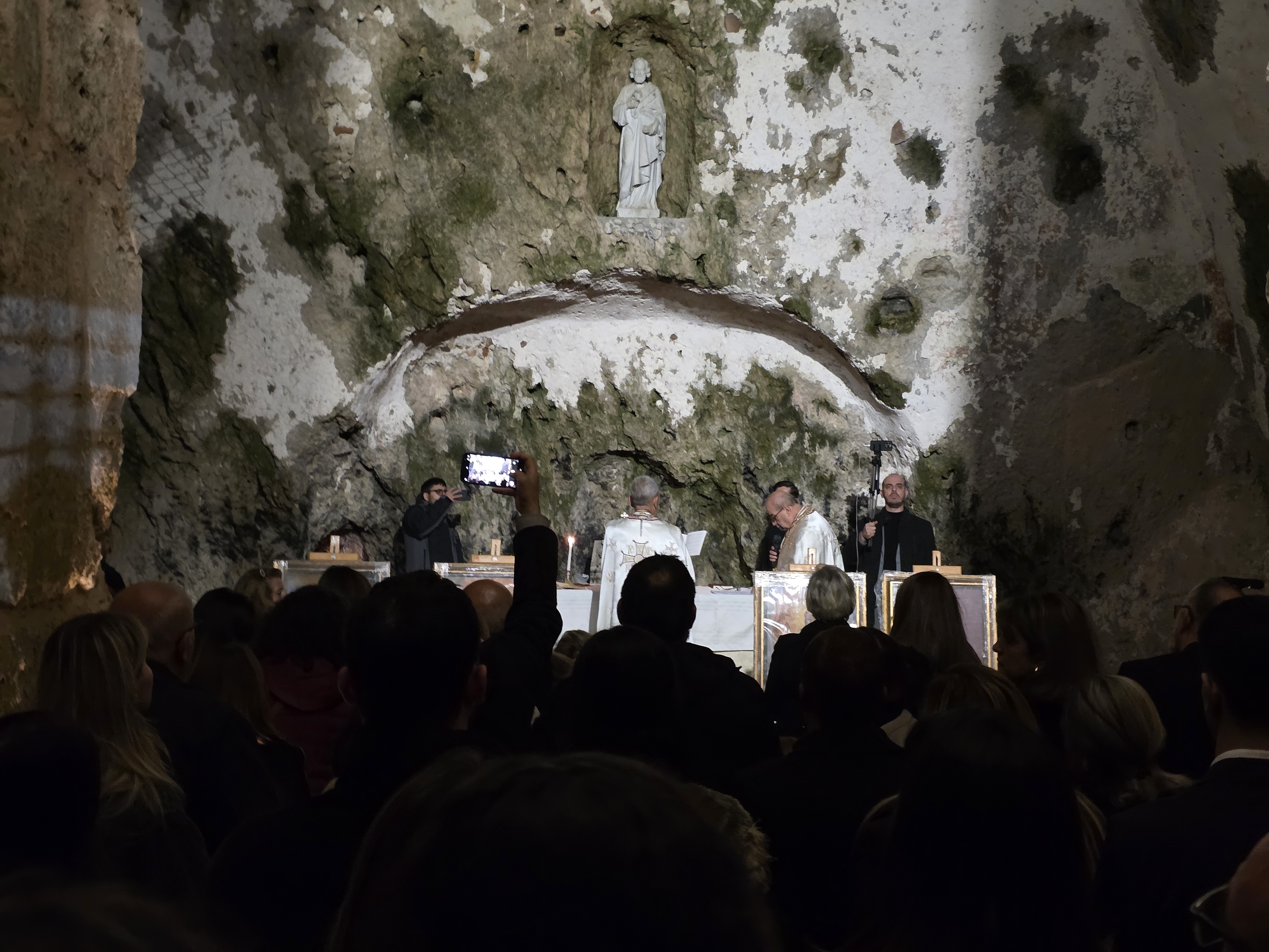 H A T A Y’ D A N O E L A Y I N I 1078506 319855