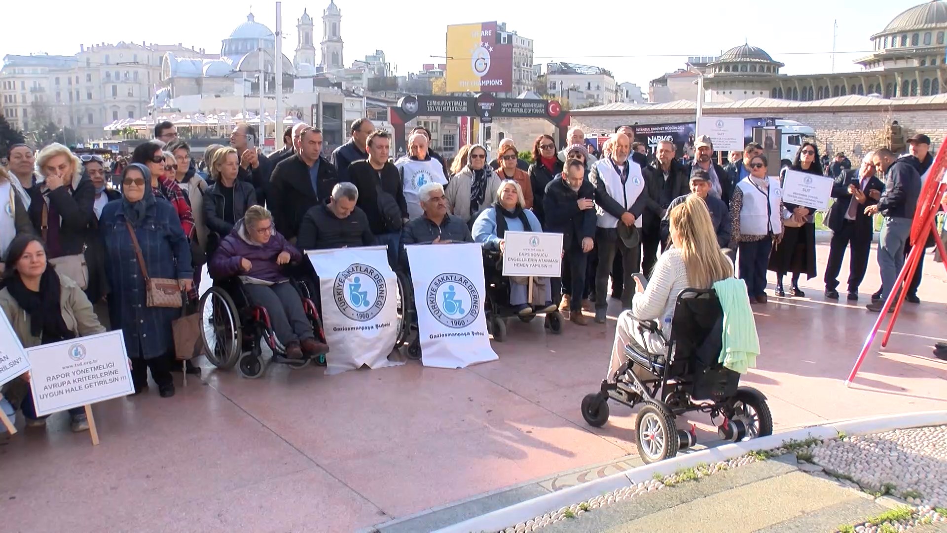 I S T A N B U L 3 A R A L I K E N G E L L I L E R G U N U N E D E N 1045489 310254