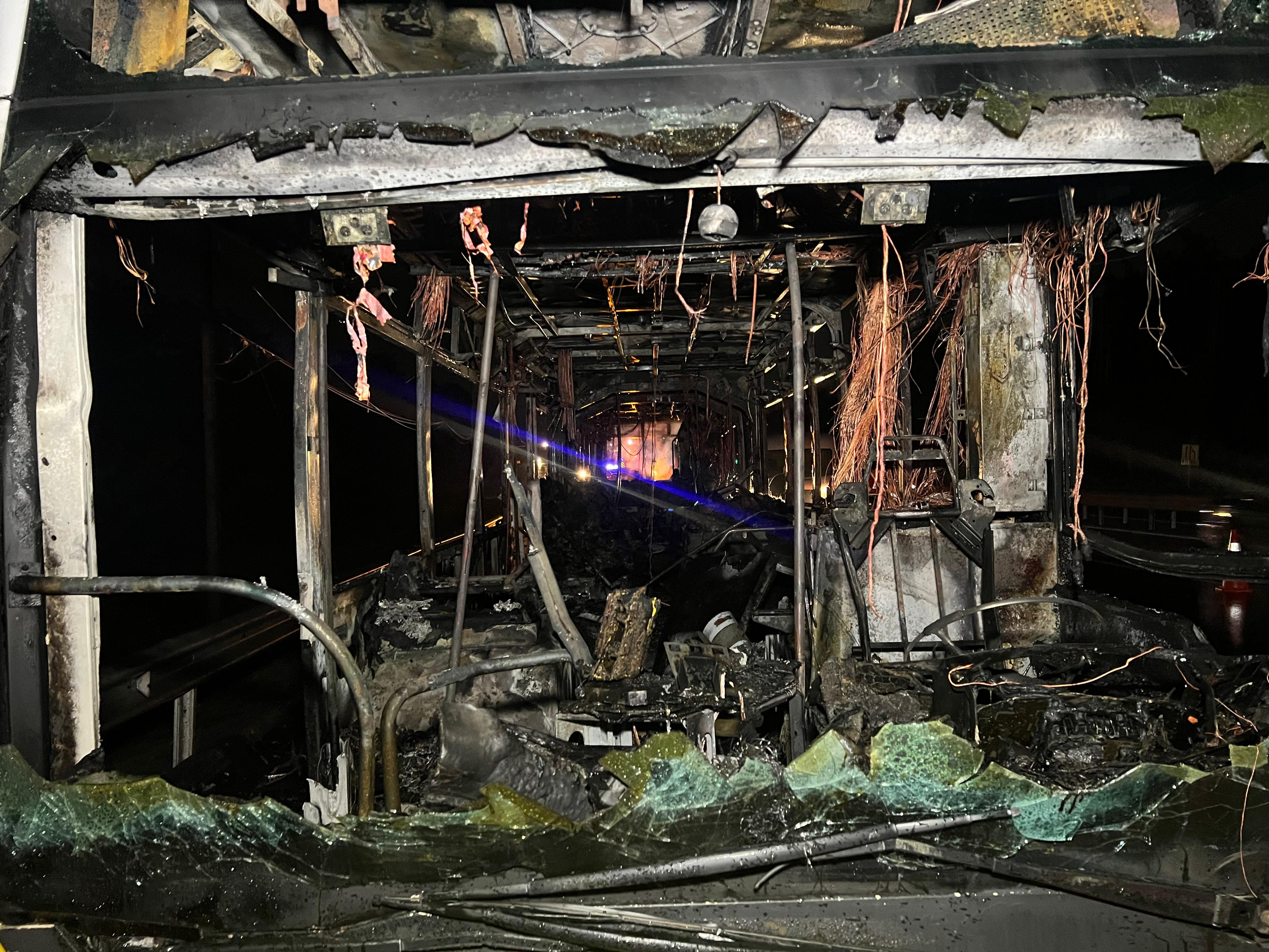 I S T A N B U L A R N A V U T K O Y D E I E T T O T O B U S U A L 1046506 310538