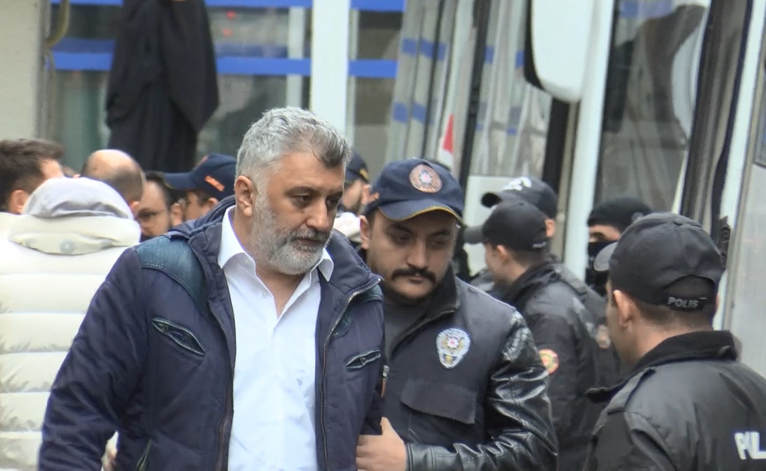 I S T A N B U L B A H I S V E S I K E O P E R A S Y O N U N 1053218 312459