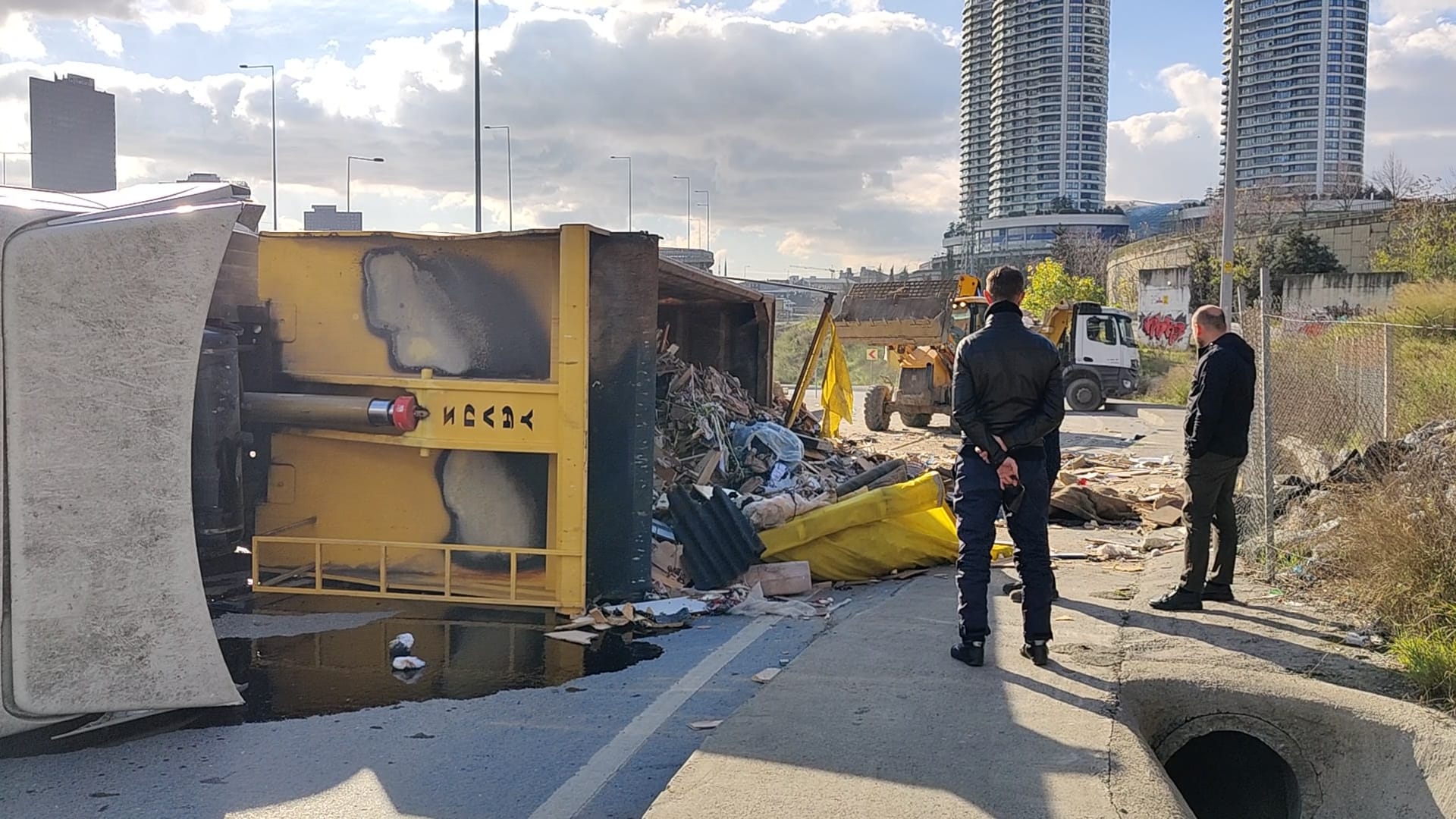 I S T A N B U L B A S A K S E H I R D E R E F U J E C A R P A N H A 1064373 315822