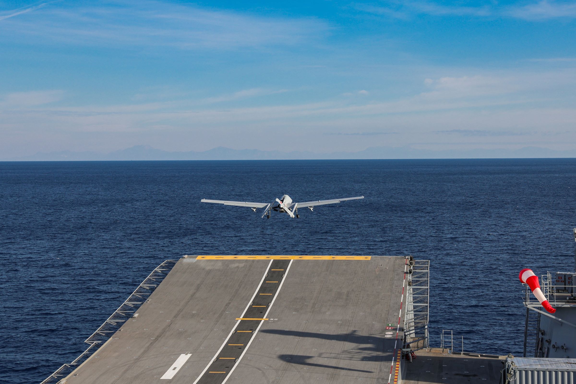 I S T A N B U L B A Y R A K T A R T B3 S I H A V E A L B A T R O S 1047642 310891