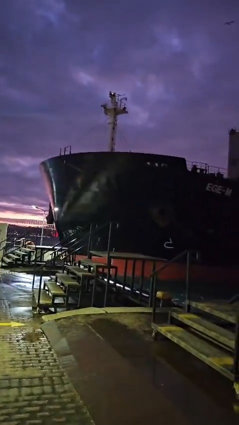 I S T A N B U L B E S I K T A S T A S U R U K L E N E N K U R U Y U 1087501 322812