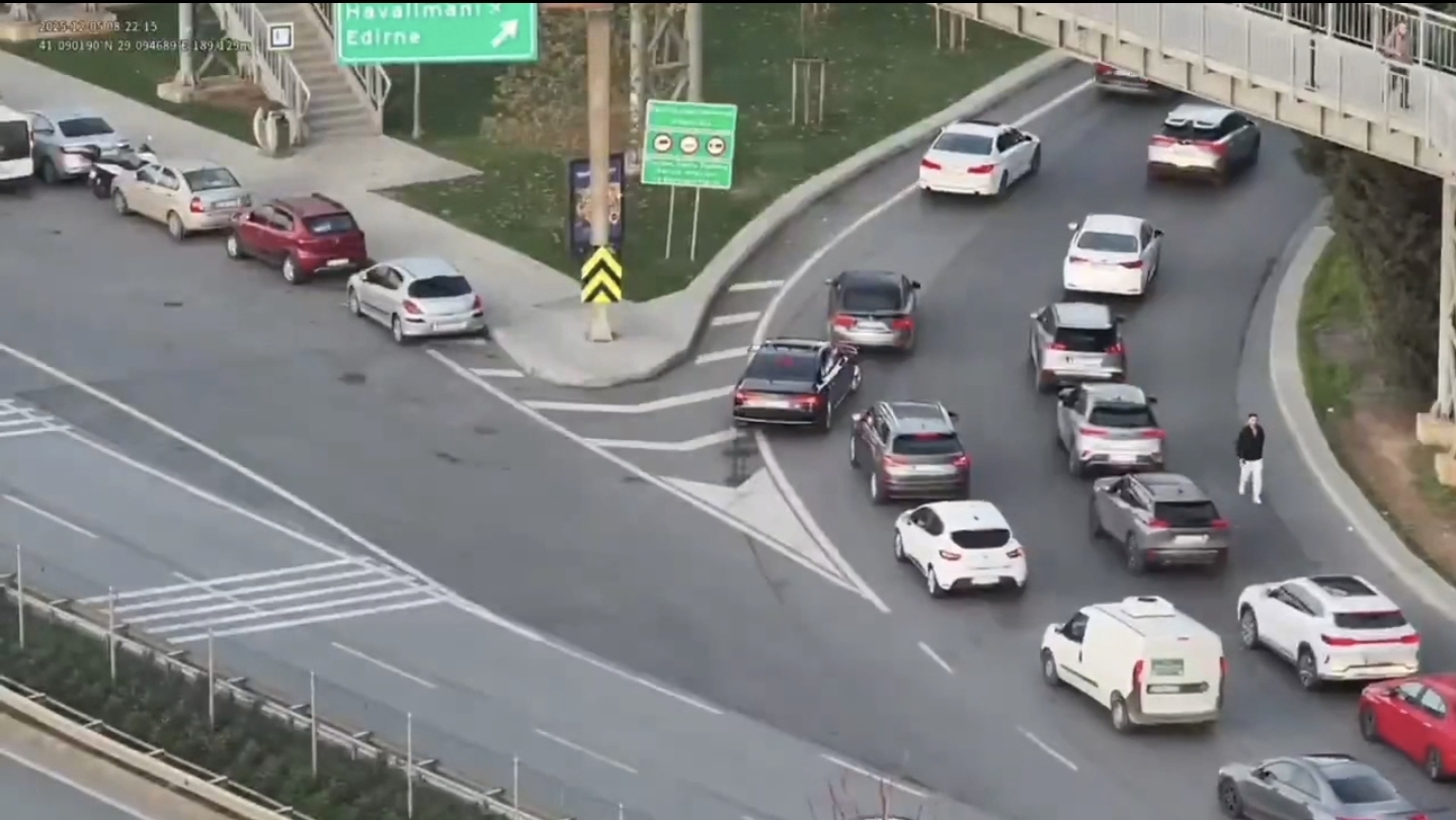 I S T A N B U L B E Y K O Z D A D R O N D E S T E K L I T R A F I K 1049869 311565