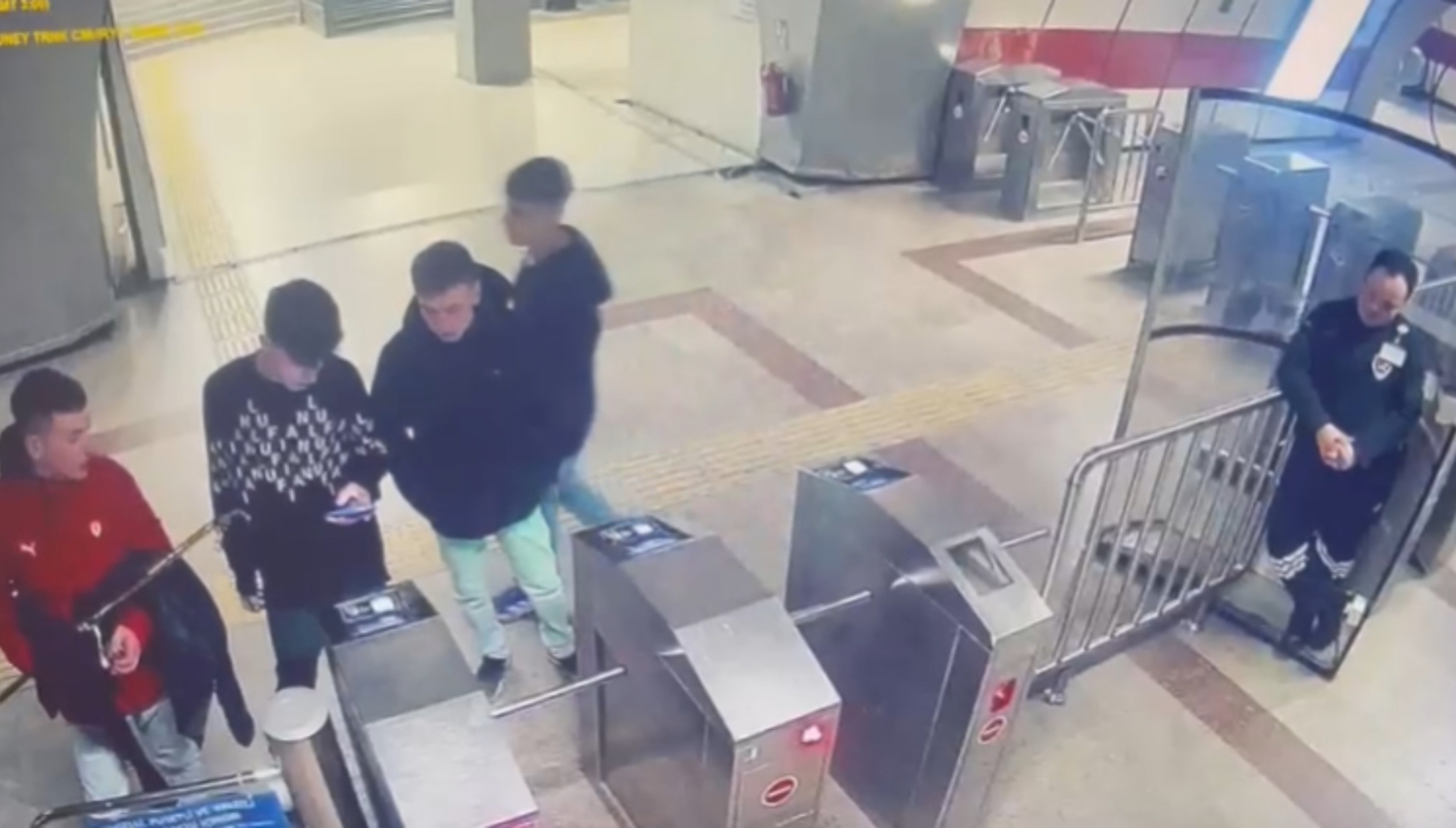 I S T A N B U L B E Y O G L U’ N D A K A P K A C S I N Y A L T E 1063480 315545