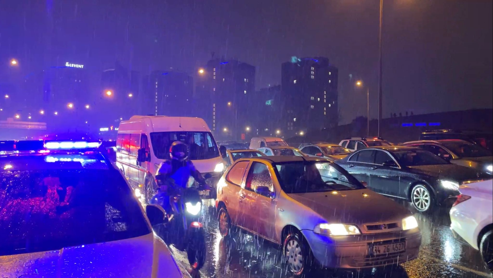 I S T A N B U L E Y U P S U L T A N T E M O T O Y O L U’ N D A 7 1051514 312037