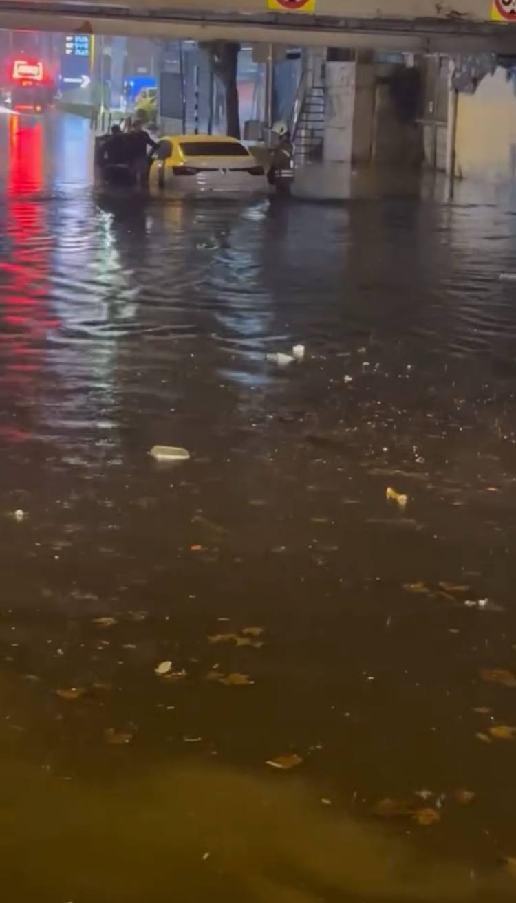 I S T A N B U L F A T I H’ T E G O L E D O N E N A L T G E C I T T 1051941 312149