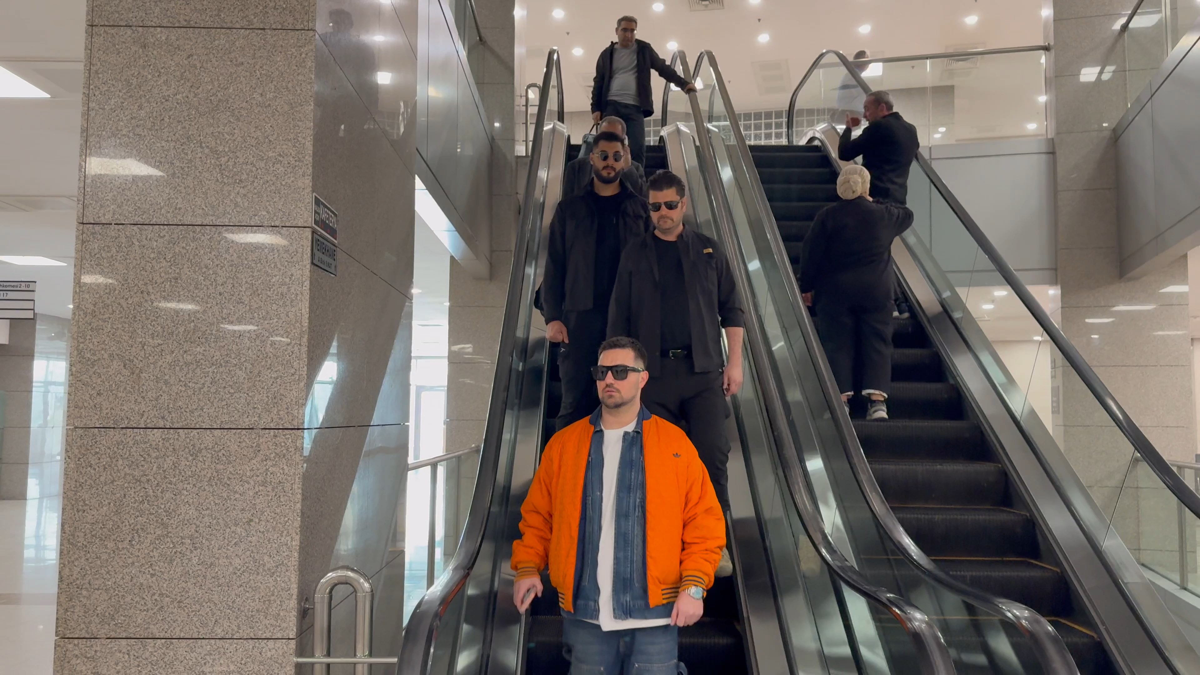 I S T A N B U L F E R G I O H O U S E U N A D L I Y E D E H E L I 1049618 311410