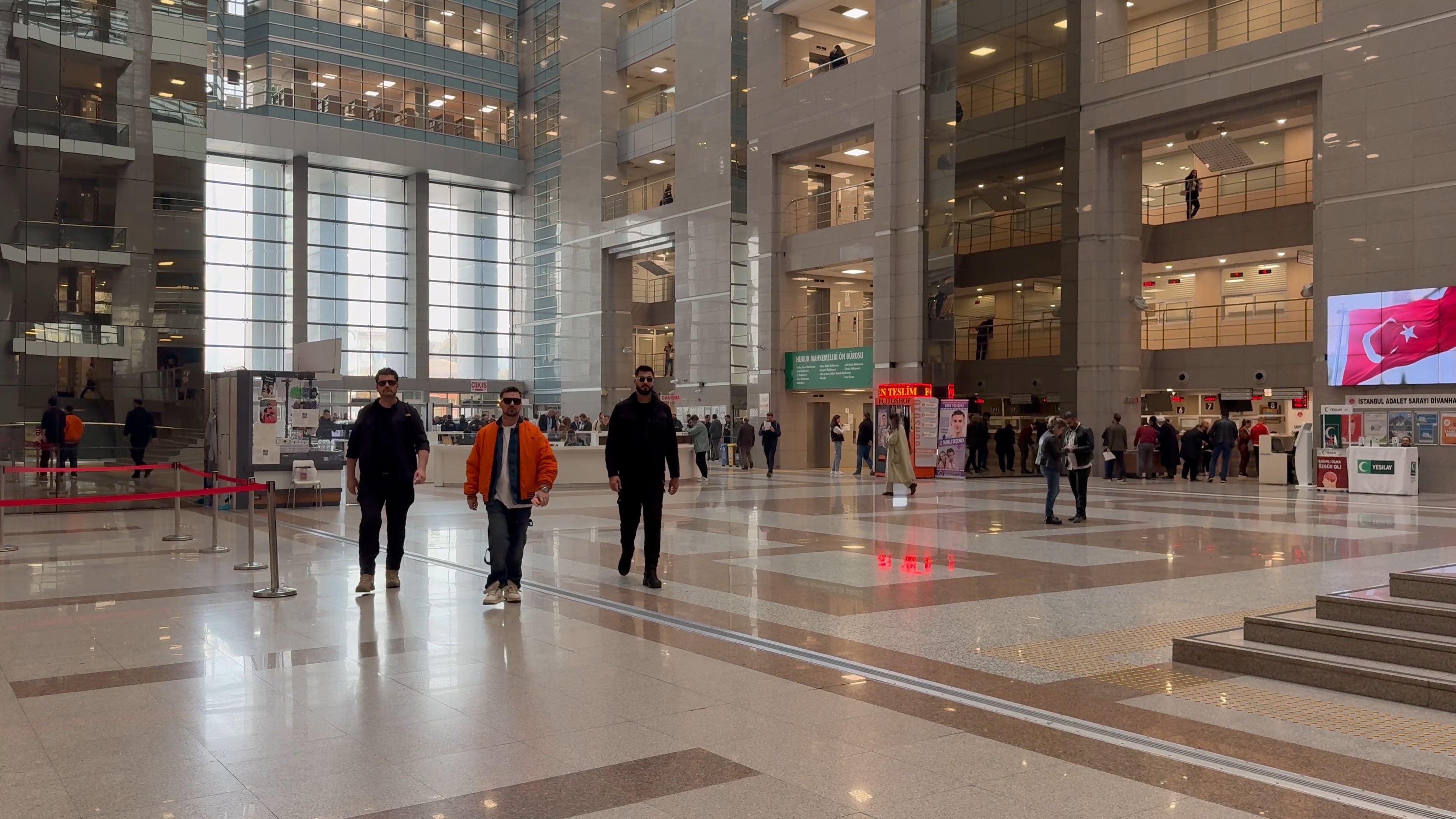 I S T A N B U L F E R G I O H O U S E U N A D L I Y E D E H E L I 1049619 311410