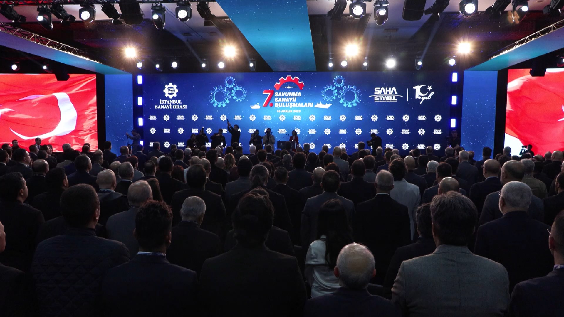 I S T A N B U L H A L U K G O R G U N S A V U N M A V E H A V A C 1069274 317285