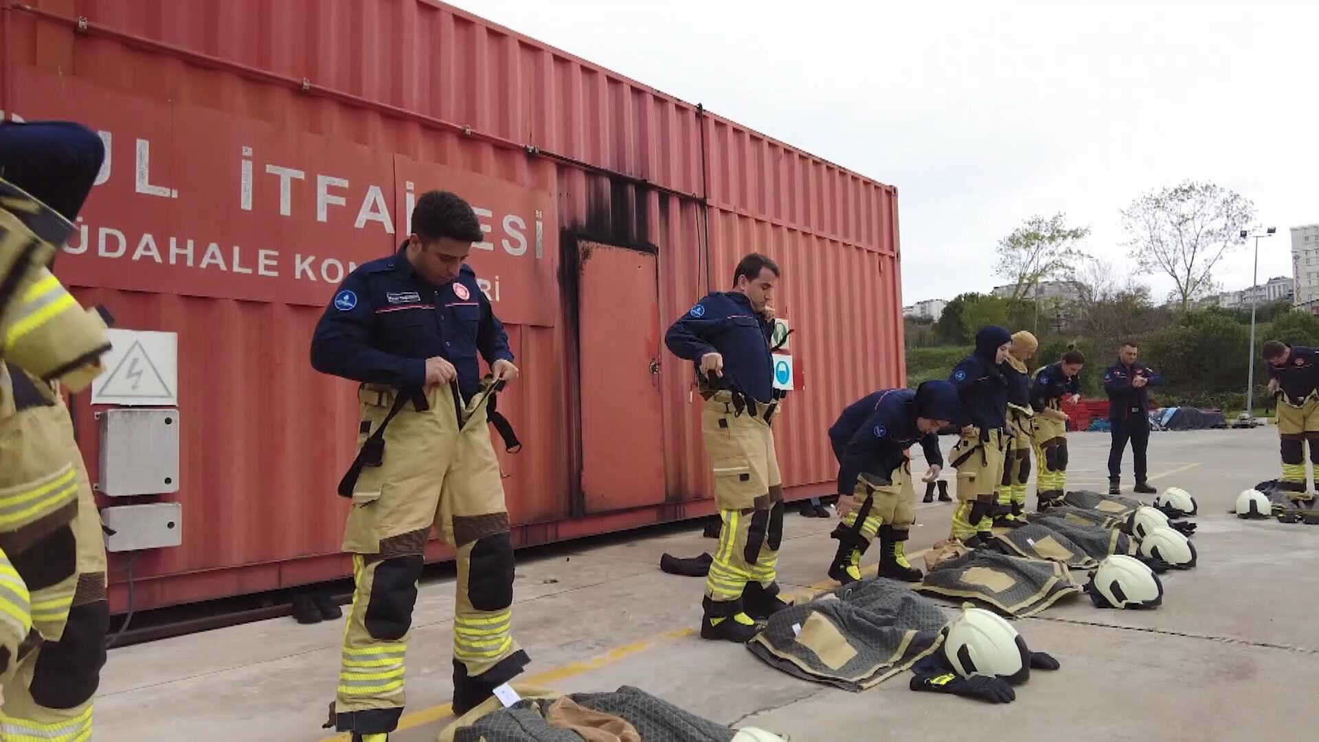 I S T A N B U L I S T A N B U L D A 78 I K A D I N 591 Y 1047087 310723