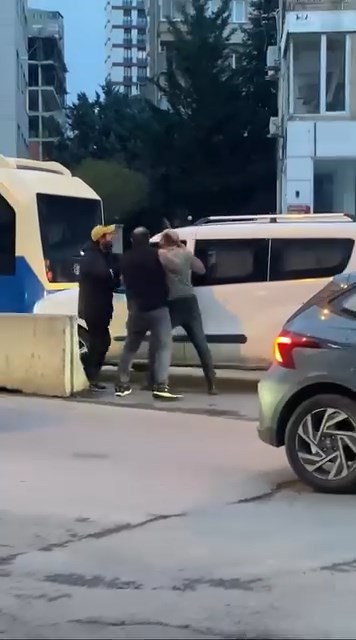 I S T A N B U L K A D I K O Y’ D E T R A F I K T E K I S O P A L I 1078526 320081