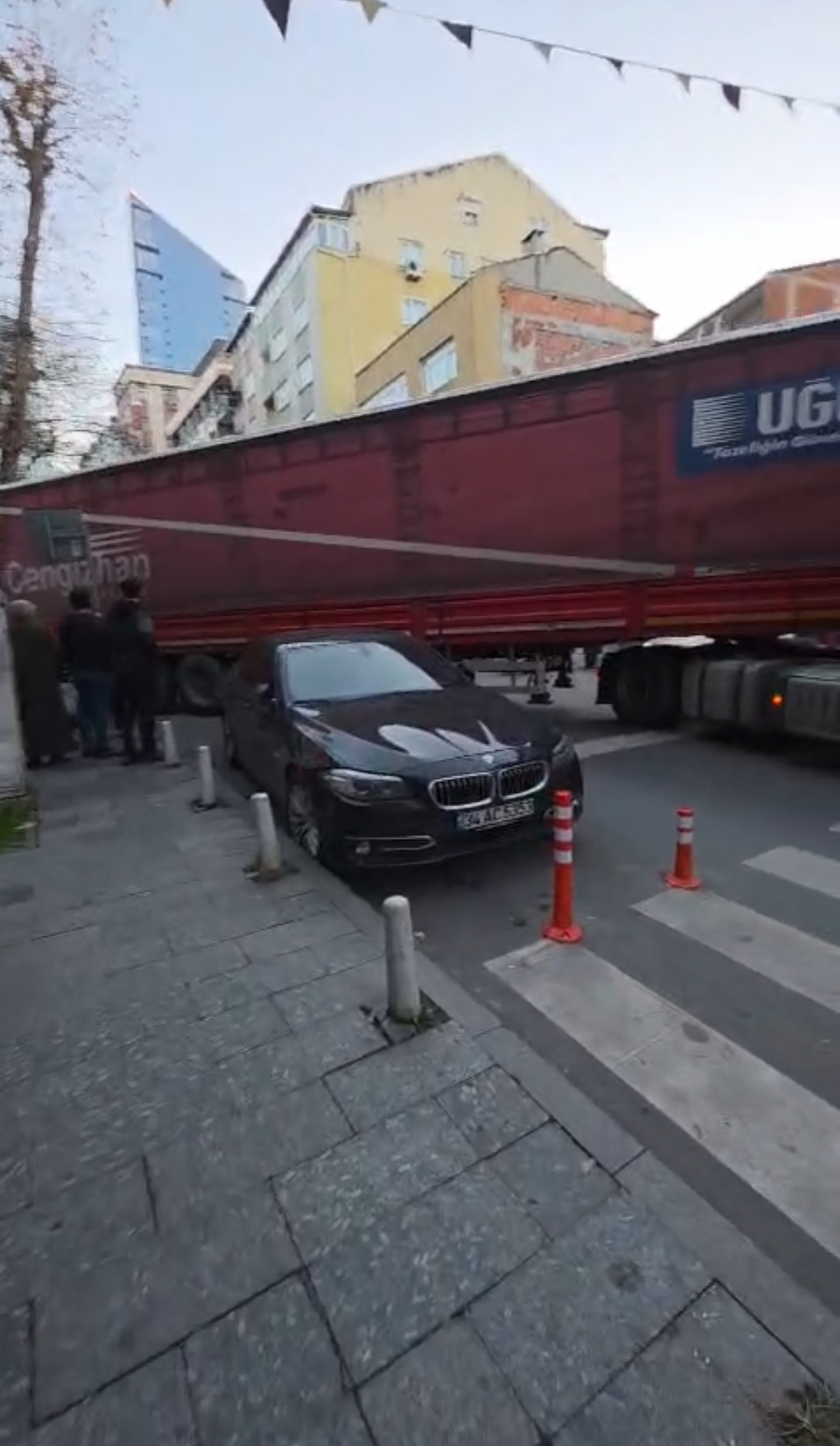 I S T A N B U L K A G I T H A N E’ D E M A N E V R A Y A P A N T I 1066652 316526