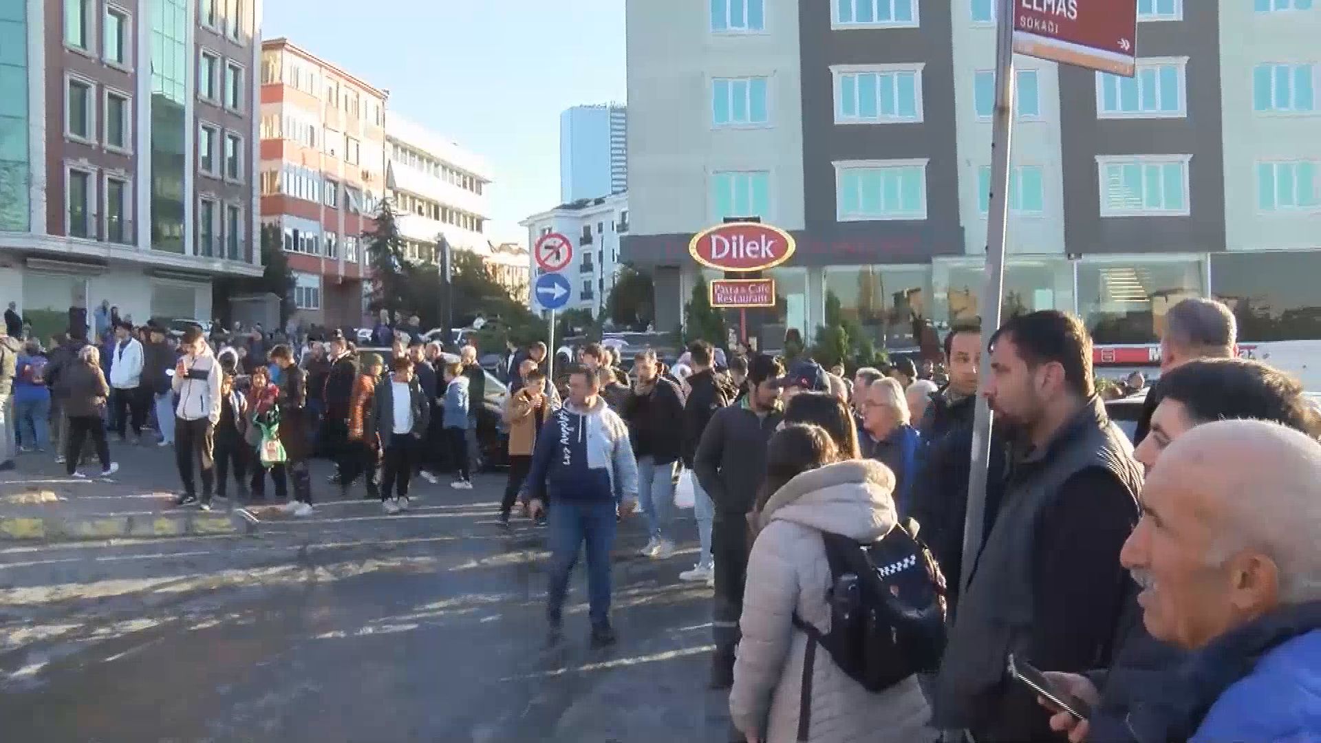 I S T A N B U L S I S L I D E O T O M O B I L Y A Y A L A R A C A 1067849 316844