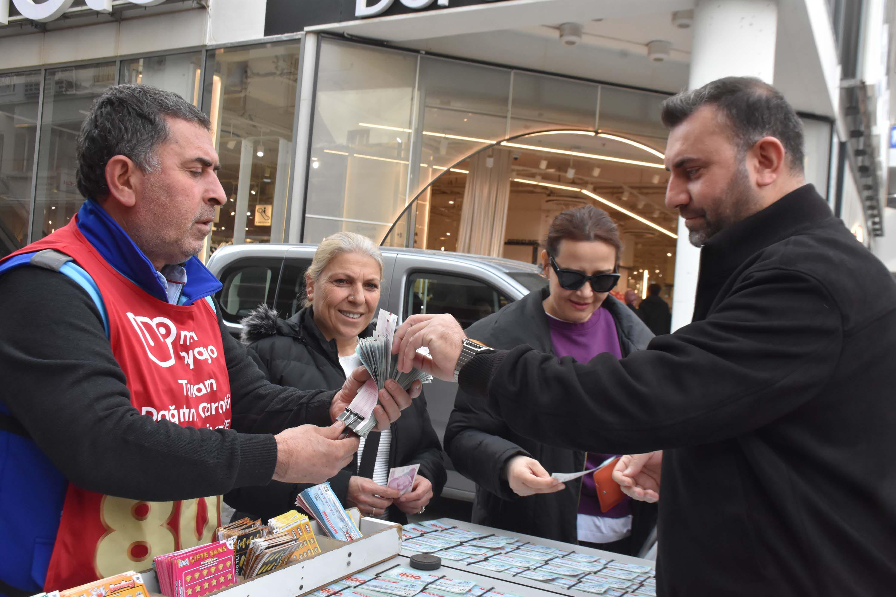 I Z M I R L I L E R D E N 800 M I L Y O N T L’ L I K R E K O R I K 1079070 320238