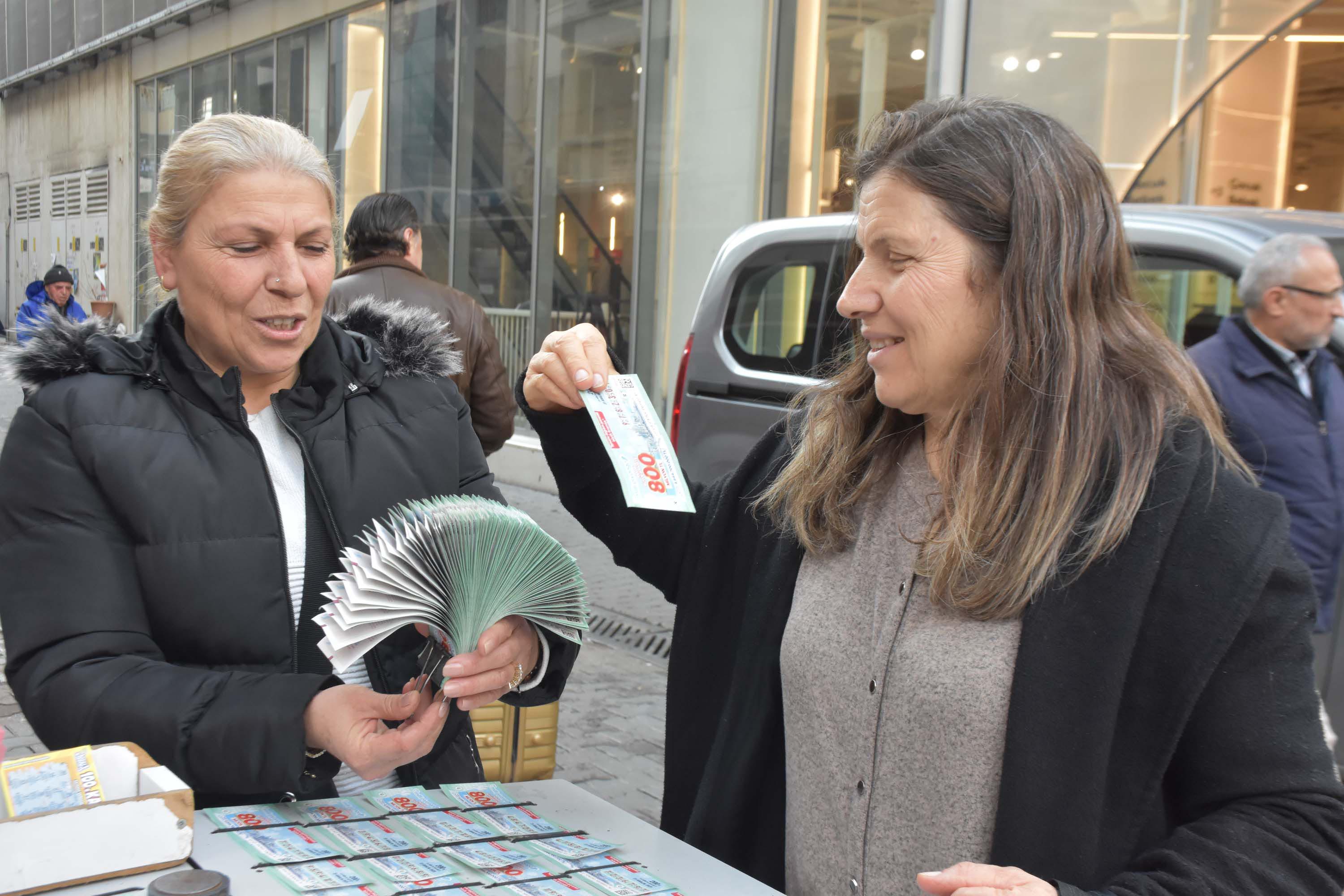 I Z M I R L I L E R D E N 800 M I L Y O N T L’ L I K R E K O R I K 1079072 320238