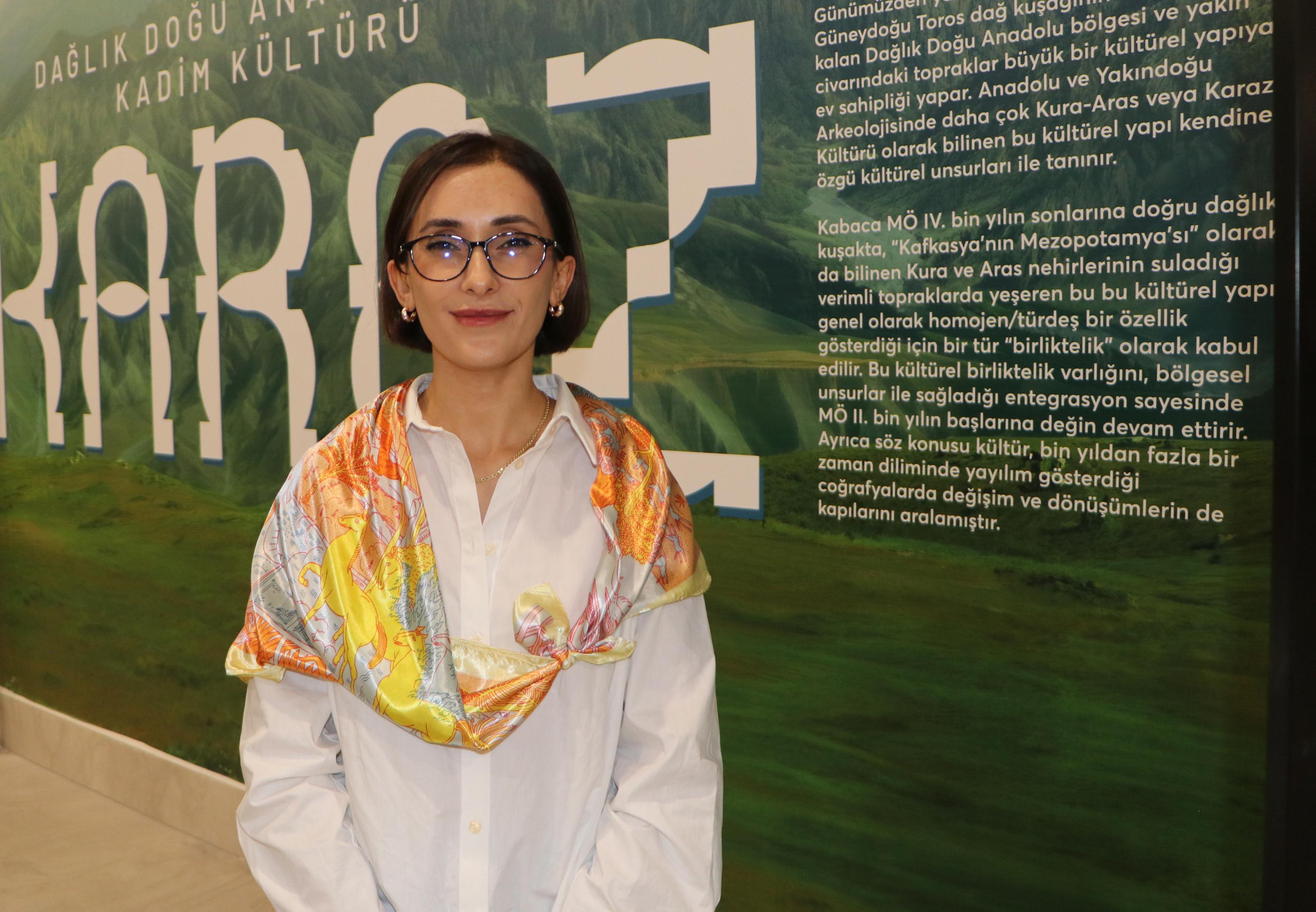 K A R A Z S E R A M I K L E R I N D E K I M O T I F L E R I I N C E L E D 1070892 317780