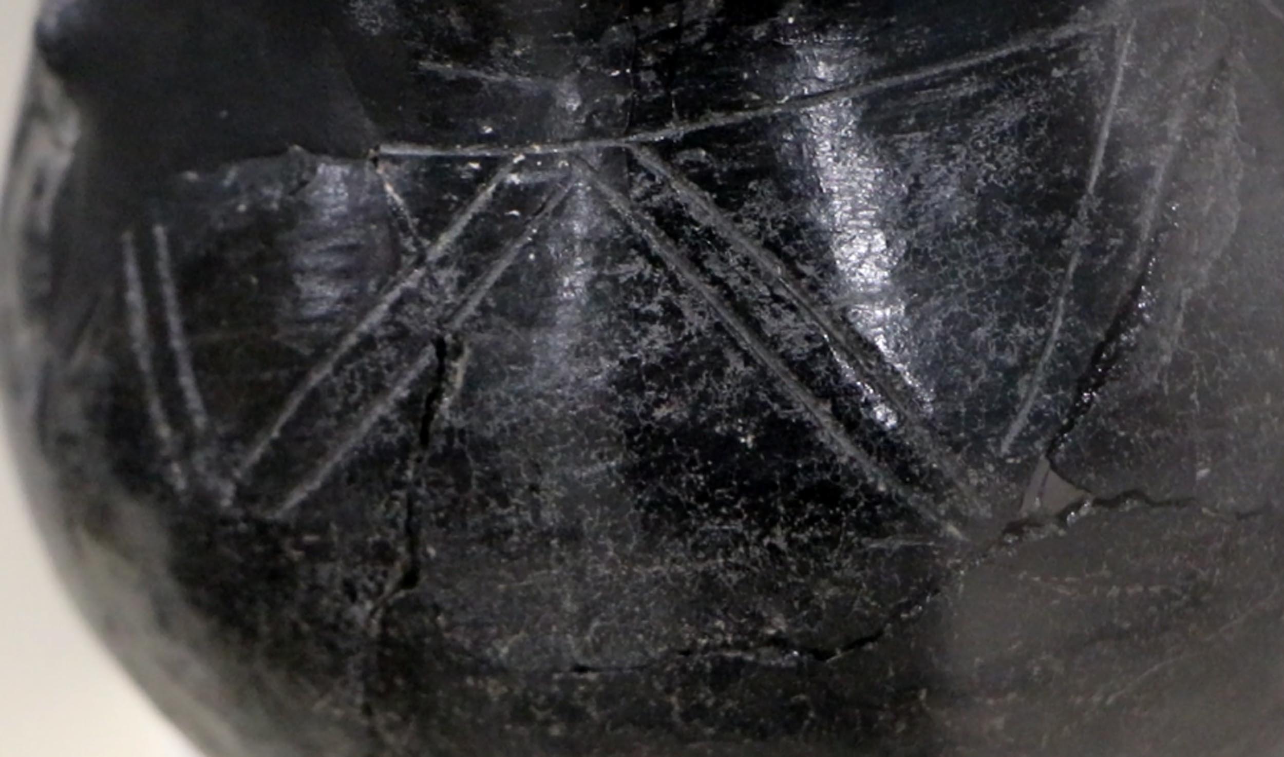 K A R A Z S E R A M I K L E R I N D E K I M O T I F L E R I I N C E L E D 1070895 317780