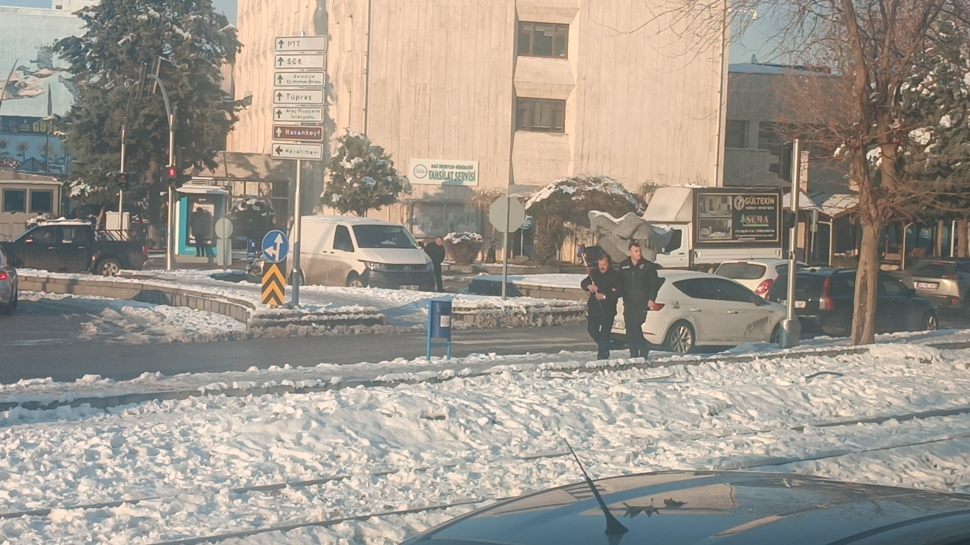 K A R D A N K A Y G A N L A S A N Y O L D A Y U R U Y E M E Y E N G O R 1088577 323115