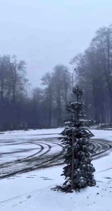 K A R T E P E’ D E K A R V E S I S 1080866 320819