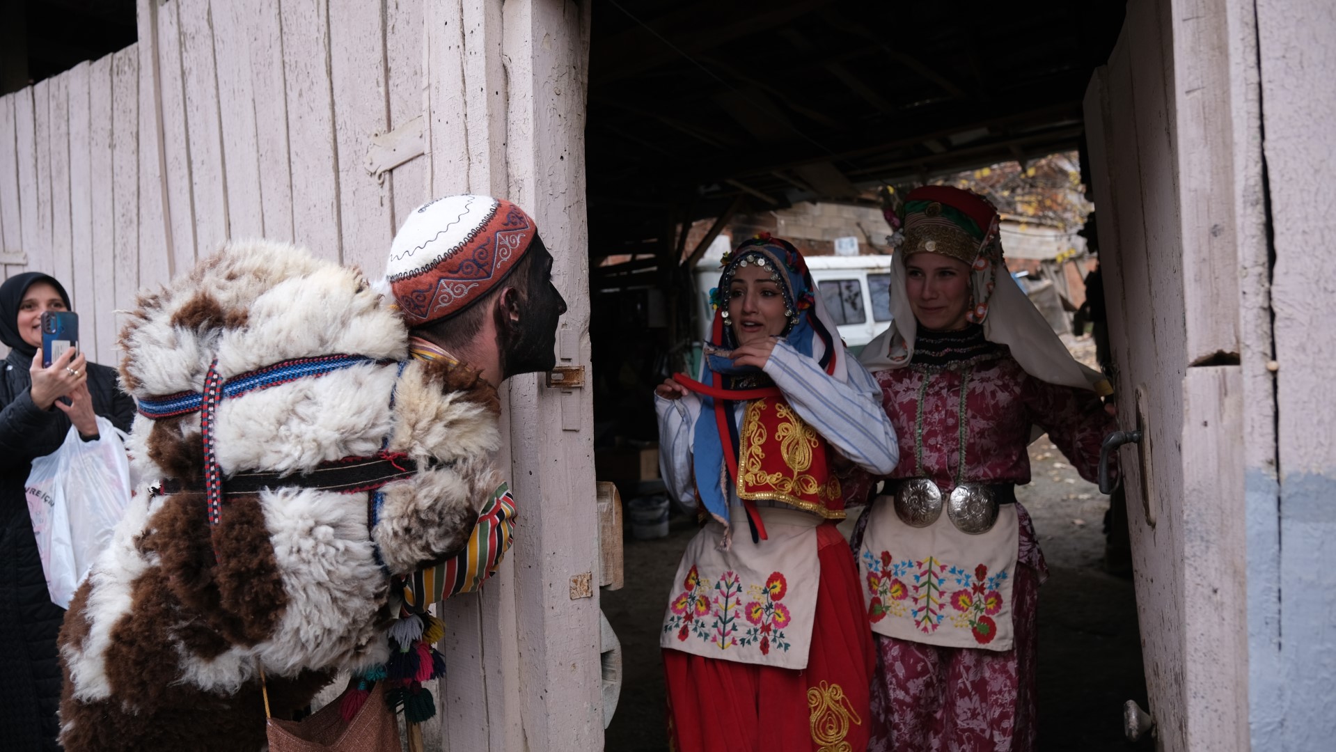 K I S I N G E L I S I E S K I T U R K G E L E N E K L E R I Y L E K 1075781 319199