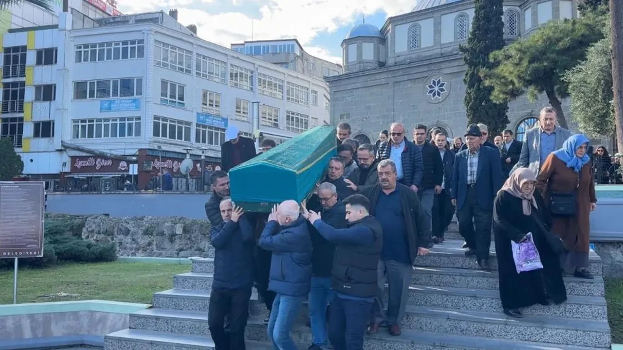 Kaza Susuyle Ailesini Katletmisti Cezaevinden Intihar Eden Doktor Topraga Verildi 3267829 202512021410 2