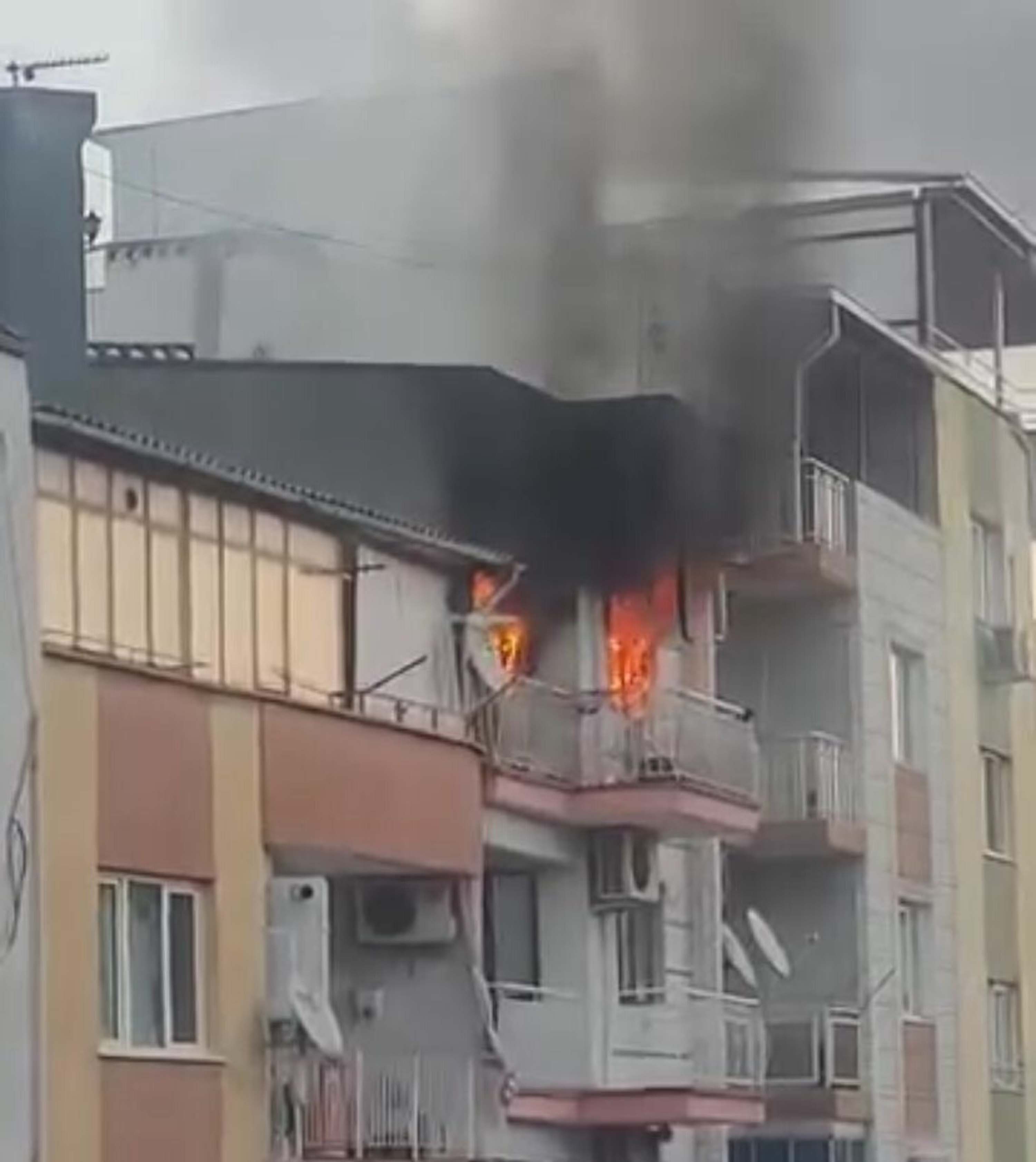 M A N I S A D A E V D E Y A N G I N 3 K I S I D U M A N D A N E 1069293 317287