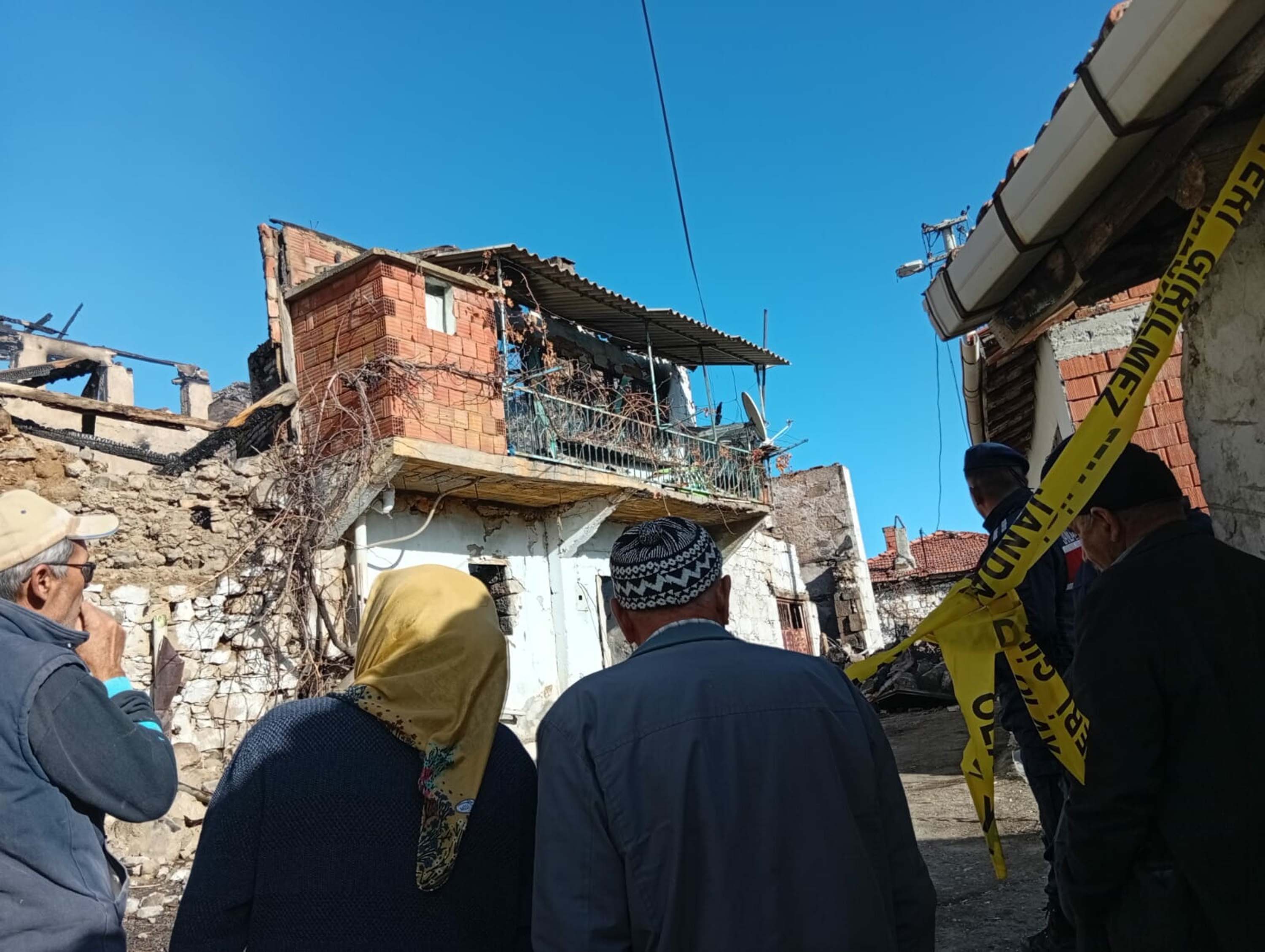 M A N I S A D A E V I Y A N A N K A D I N A U L A S I L A M I Y O R 1067719 316823