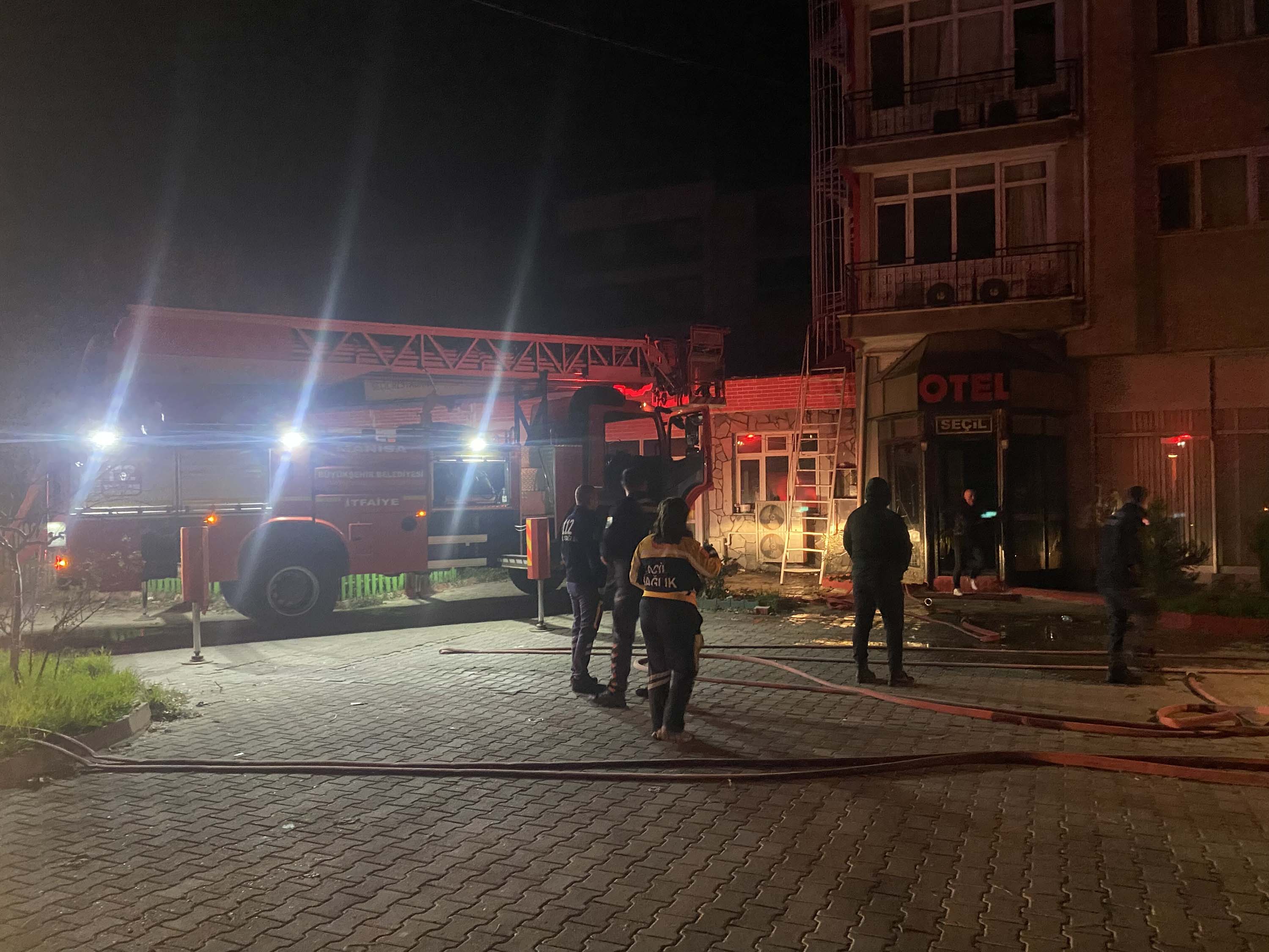 M A N I S A D A O T E L D E C I K A N Y A N G I N Z A R A R A Y O L 1073137 318420