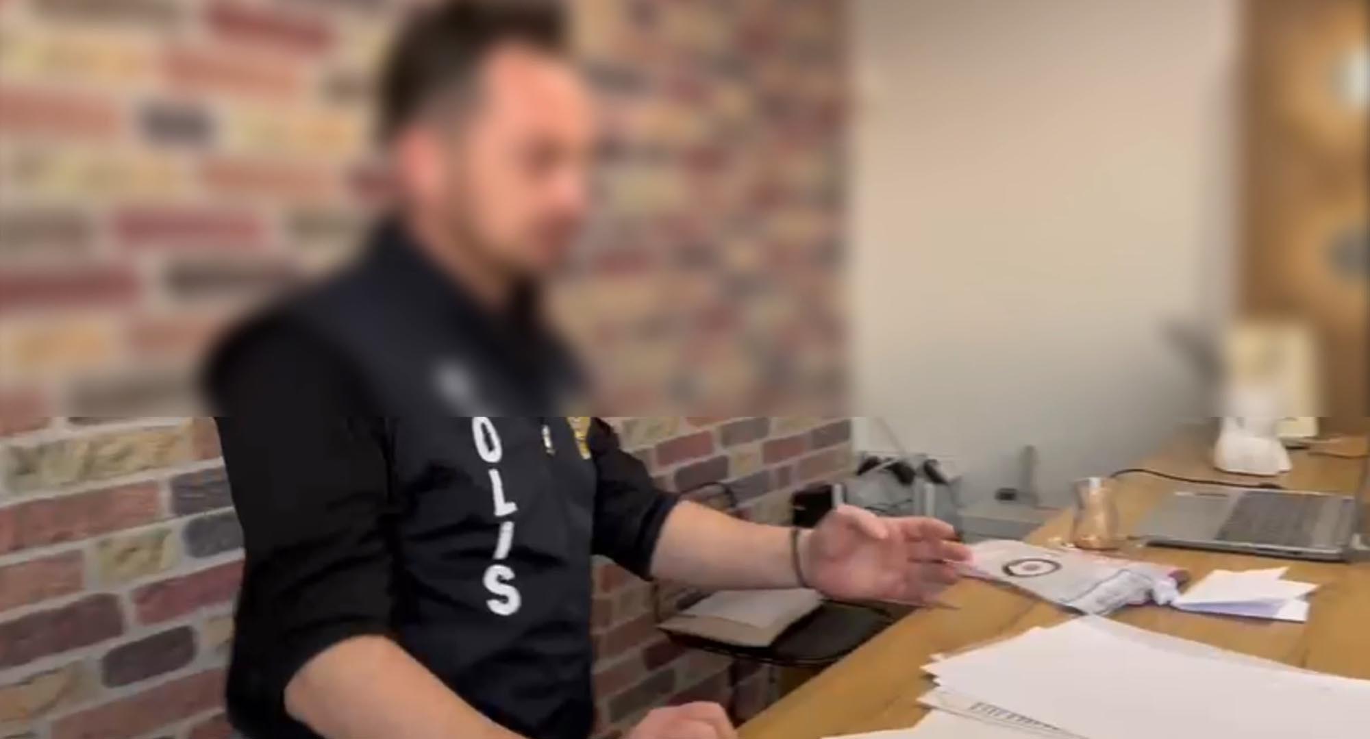 M A S A J S A L O N L A R I N A F U H U S O P E R A S Y O N U N D A G I 1060856 314828