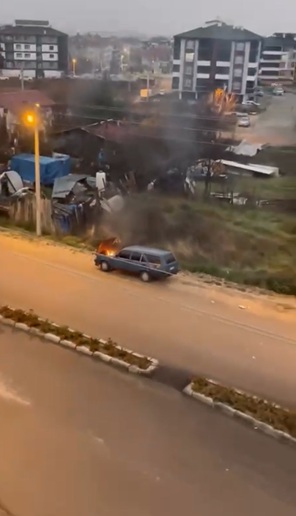 M O T O R U N D A N T U T U S A N O T O M O B I L I K O V A Y L A T A S 1045543 310272